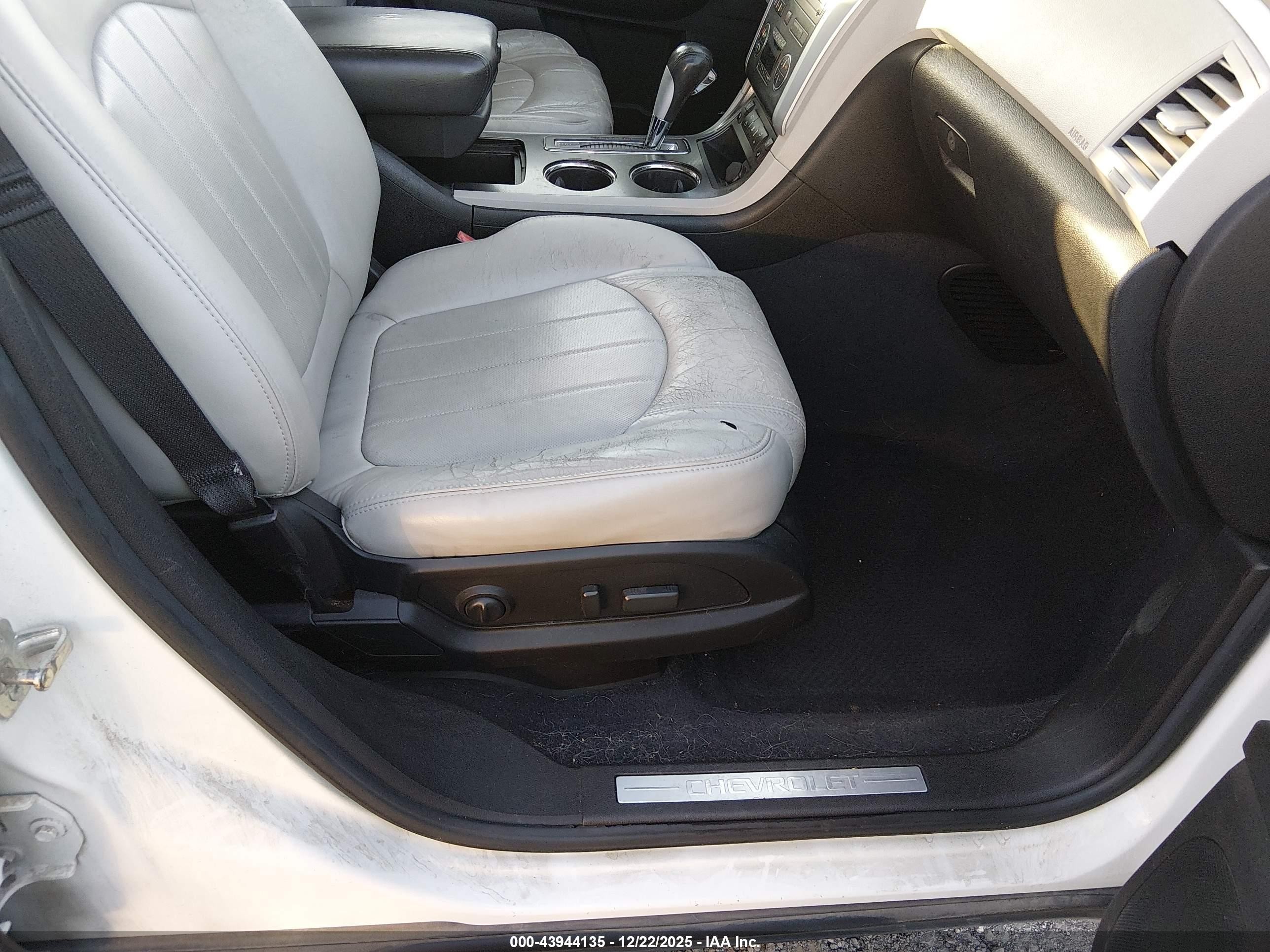 2011 Chevrolet Traverse Ltz White vin: 1GNKVLED9BJ204114