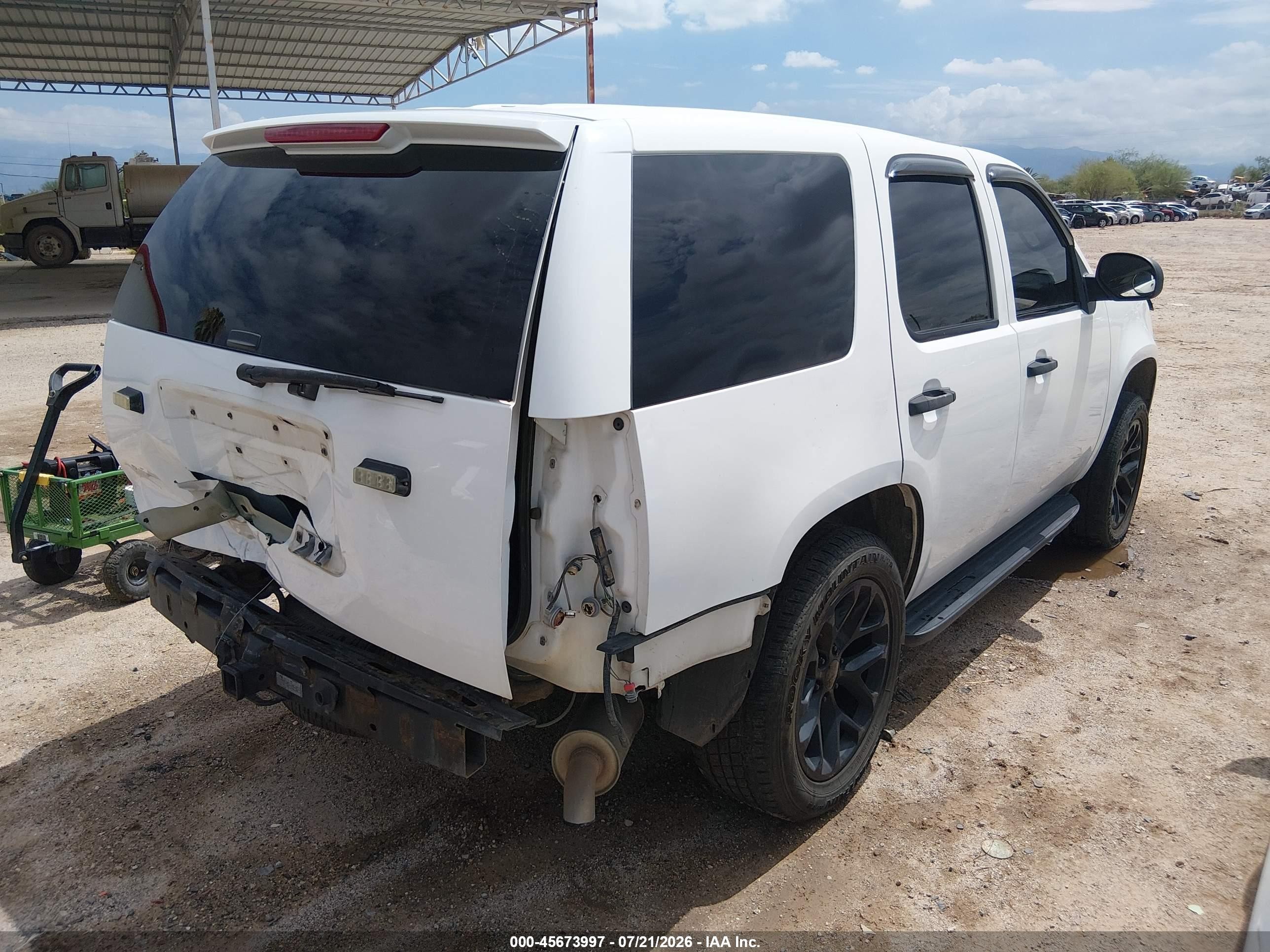 2013 Chevrolet Tahoe Commercial White vin: 1GNLC2E00DR253126