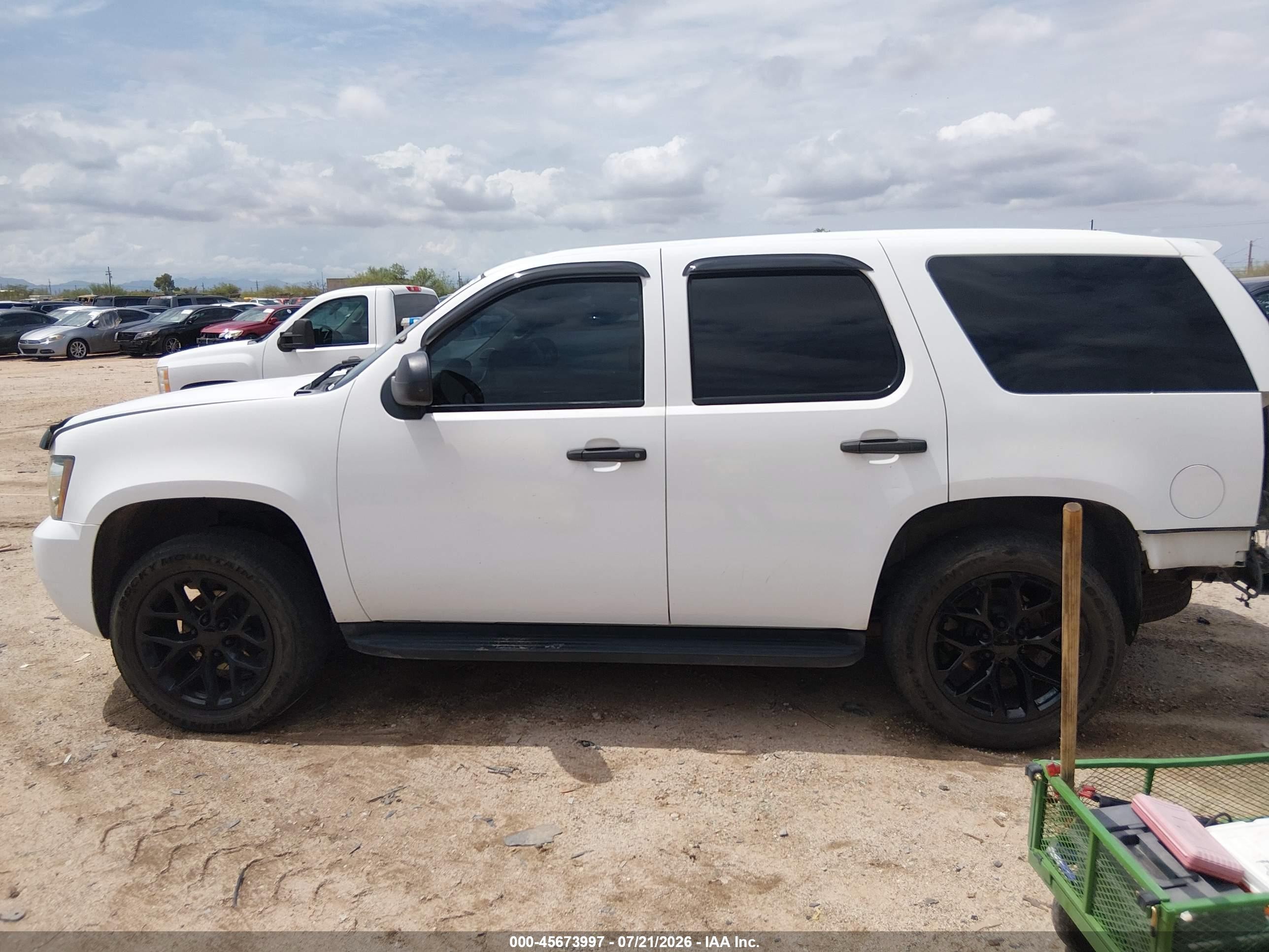 2013 Chevrolet Tahoe Commercial White vin: 1GNLC2E00DR253126