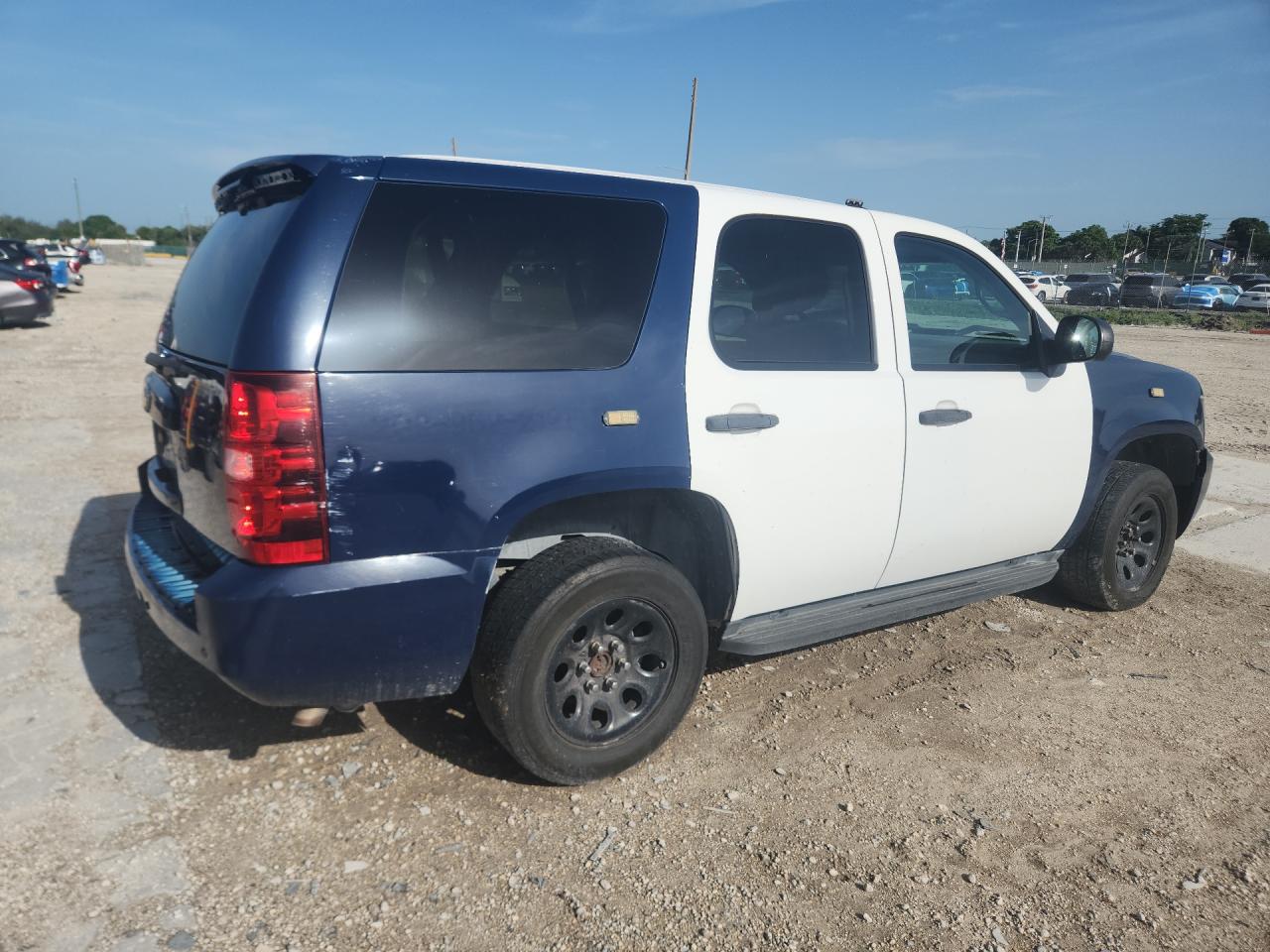 2014 Chevrolet Tahoe Police White vin: 1GNLC2E01ER229287 Damage: Right Qtr Panel, Dent(S) W/ Paint Dmg, 9 To 10 Inches