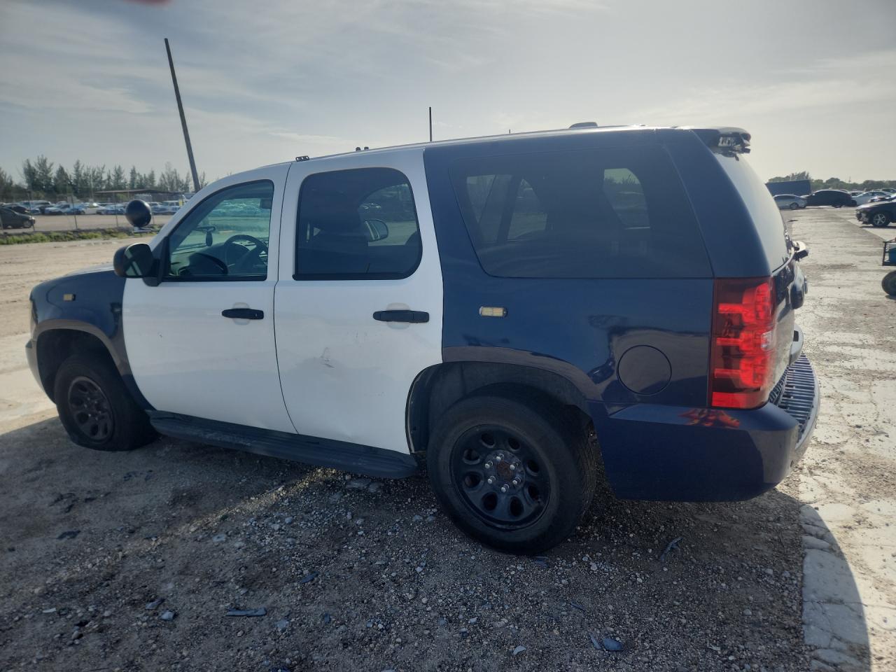 2014 Chevrolet Tahoe Police White vin: 1GNLC2E01ER229287 Damage: Left Rear Door, Dent(S) W/ Paint Dmg, > 12 Inches