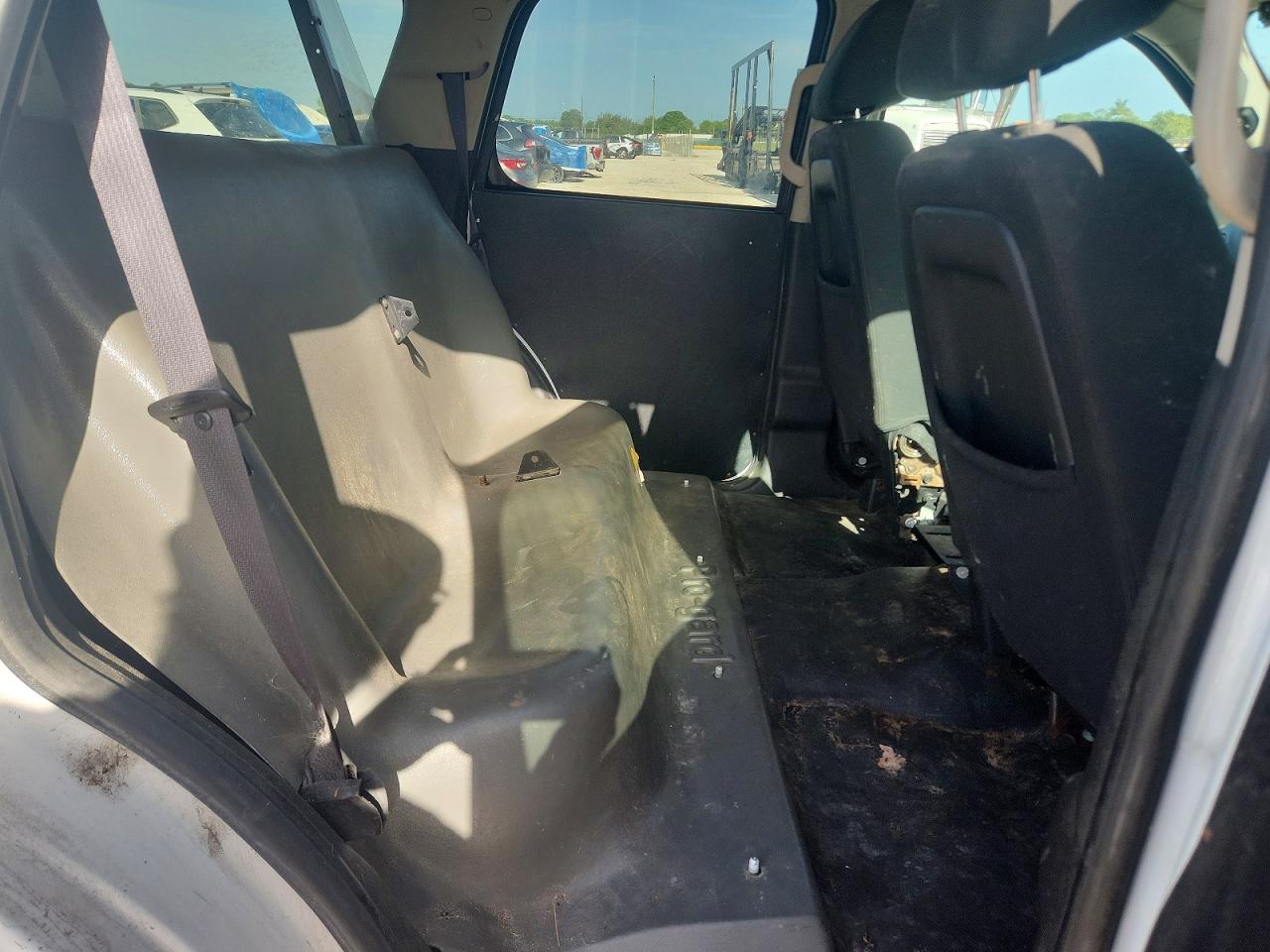 2014 Chevrolet Tahoe Police White vin: 1GNLC2E01ER229287