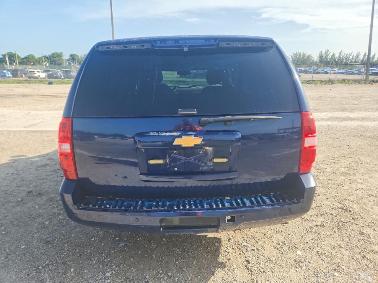 2014 Chevrolet Tahoe Police White vin: 1GNLC2E01ER229287