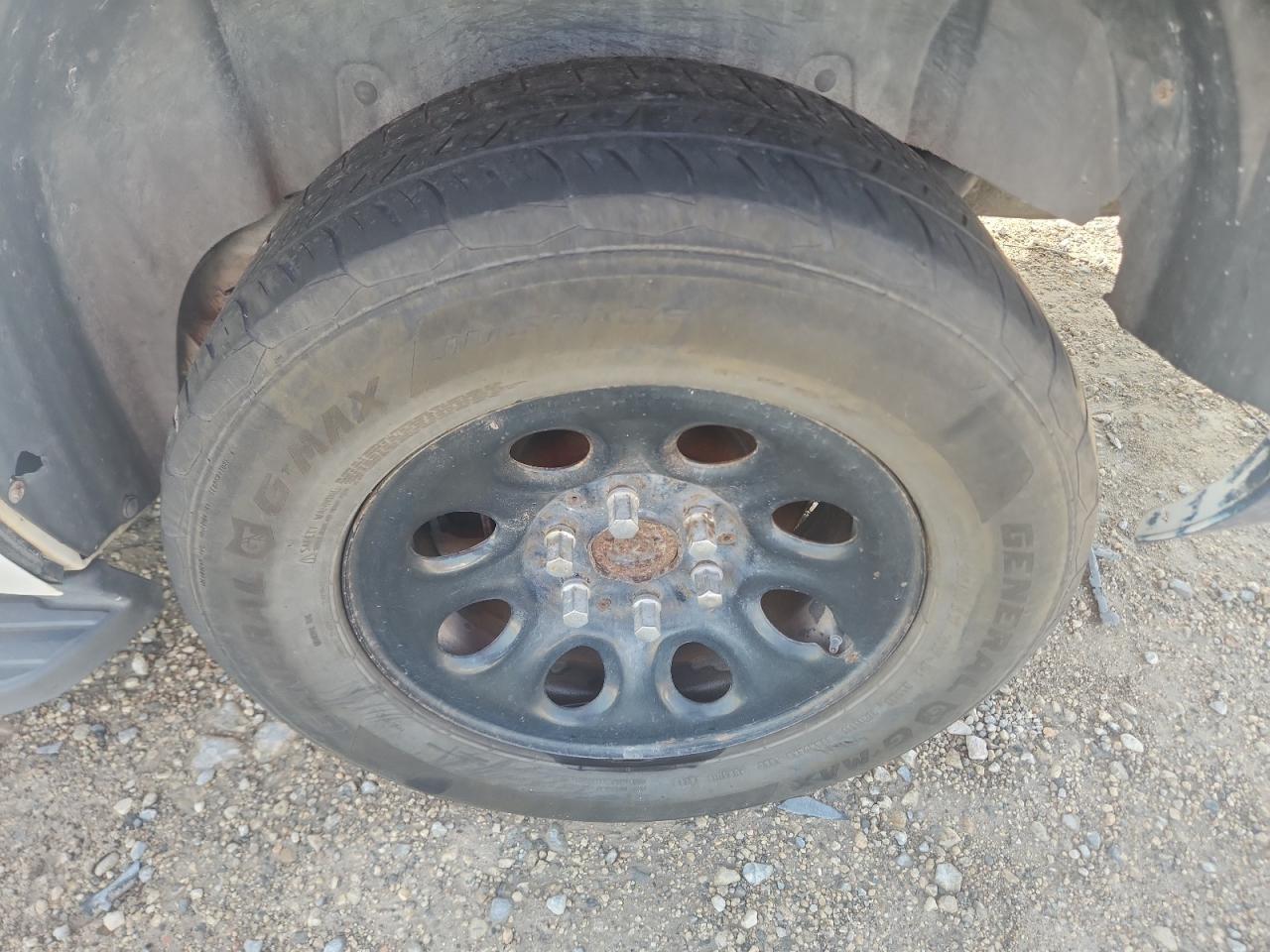 2014 Chevrolet Tahoe Police White vin: 1GNLC2E01ER229287 Damage: Left Rear Tire, Worn, Replacement Required