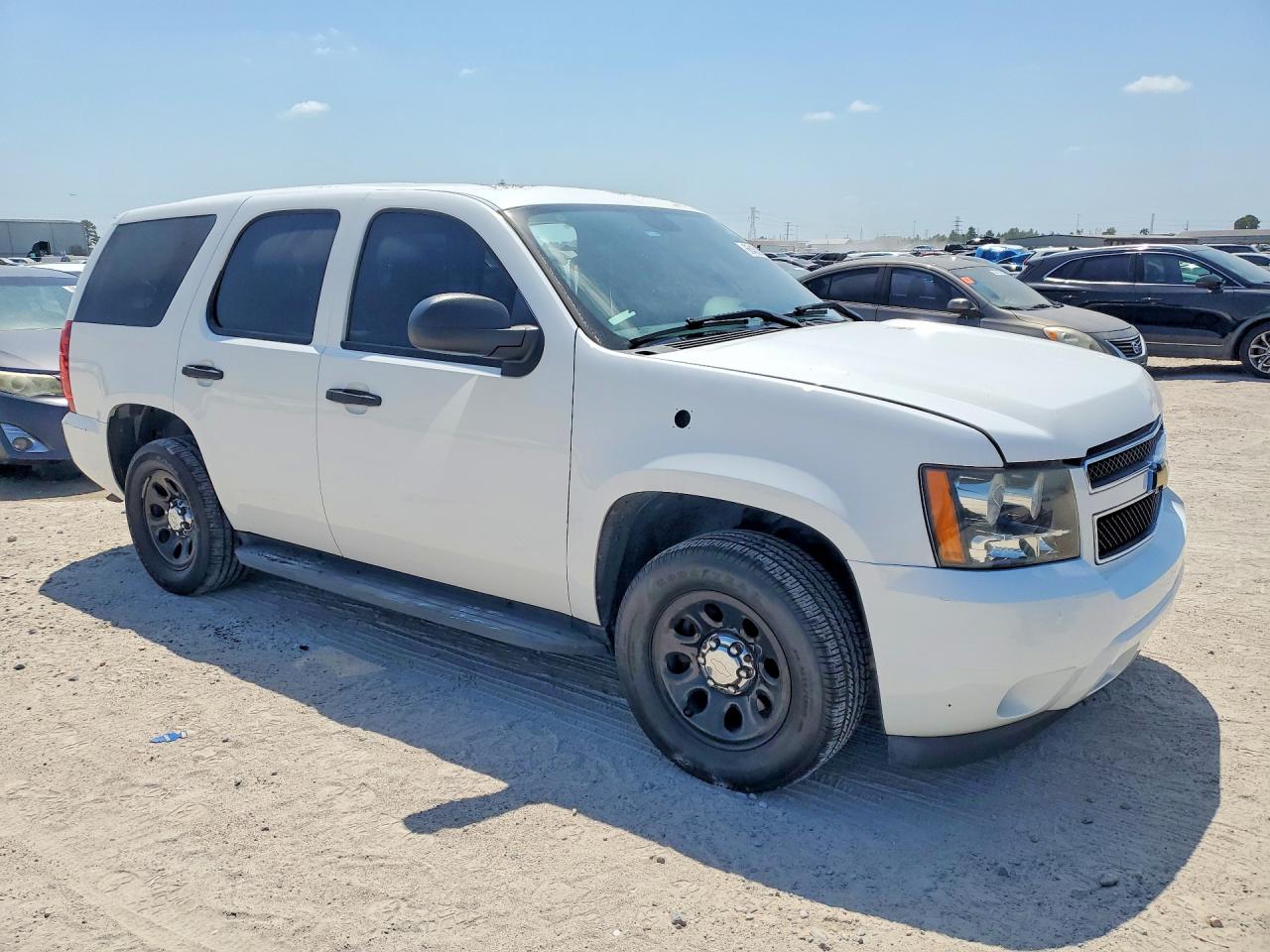 2013 Chevrolet Tahoe White vin: 1GNLC2E02DR213503