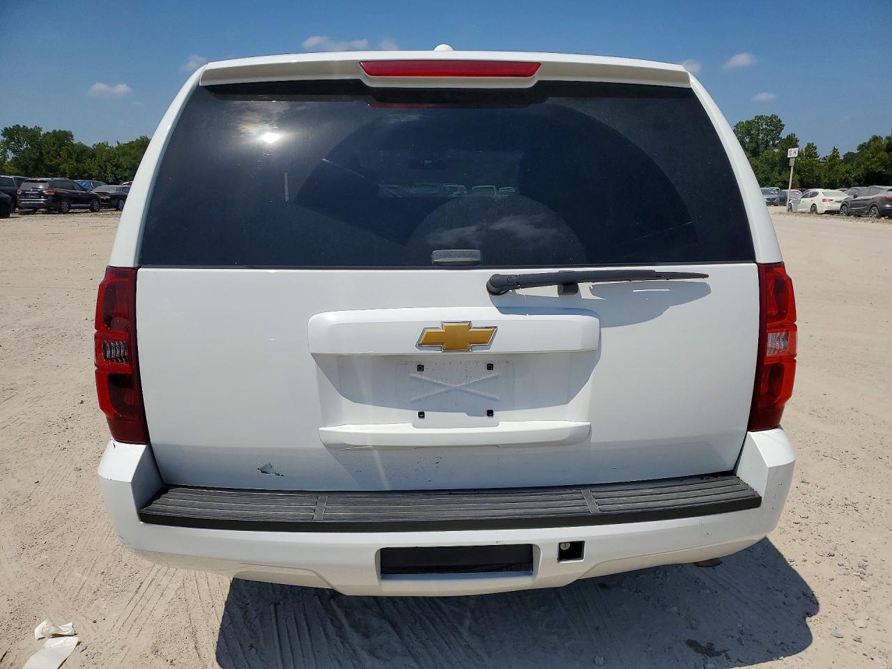 2013 Chevrolet Tahoe White vin: 1GNLC2E02DR213503