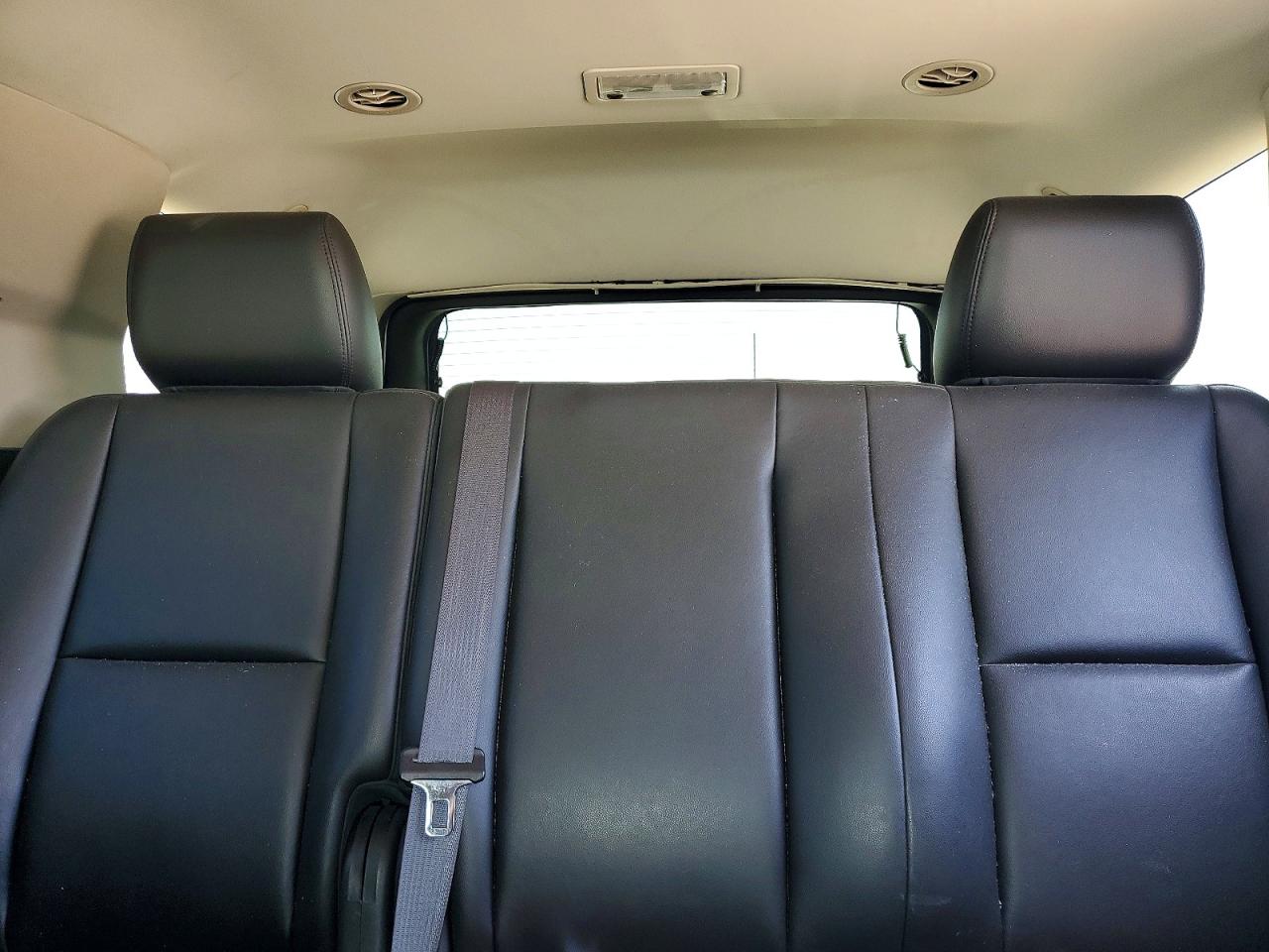 2013 Chevrolet Tahoe White vin: 1GNLC2E02DR213503