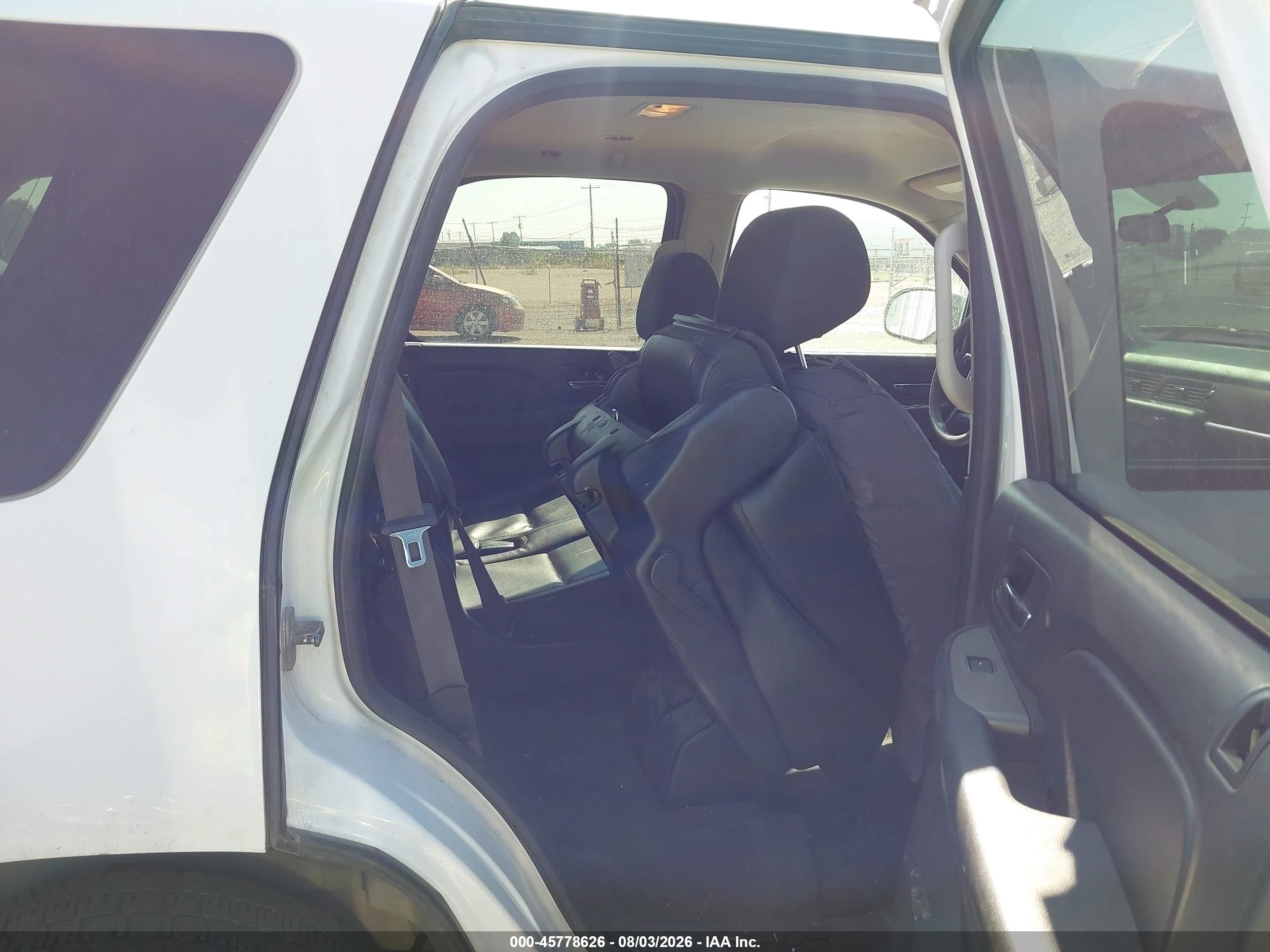 2013 Chevrolet Tahoe Commercial White vin: 1GNLC2E02DR302780