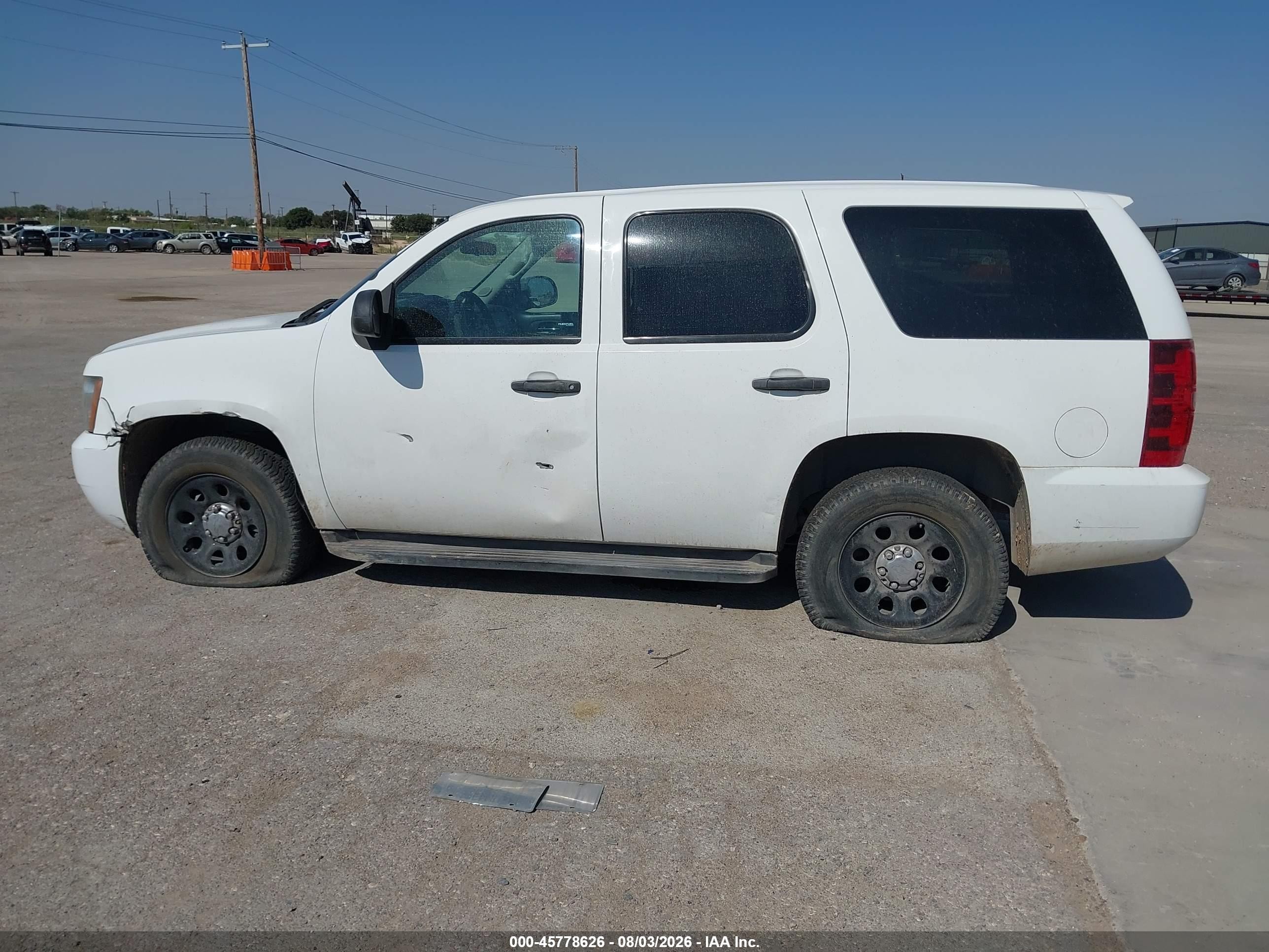 2013 Chevrolet Tahoe Commercial White vin: 1GNLC2E02DR302780