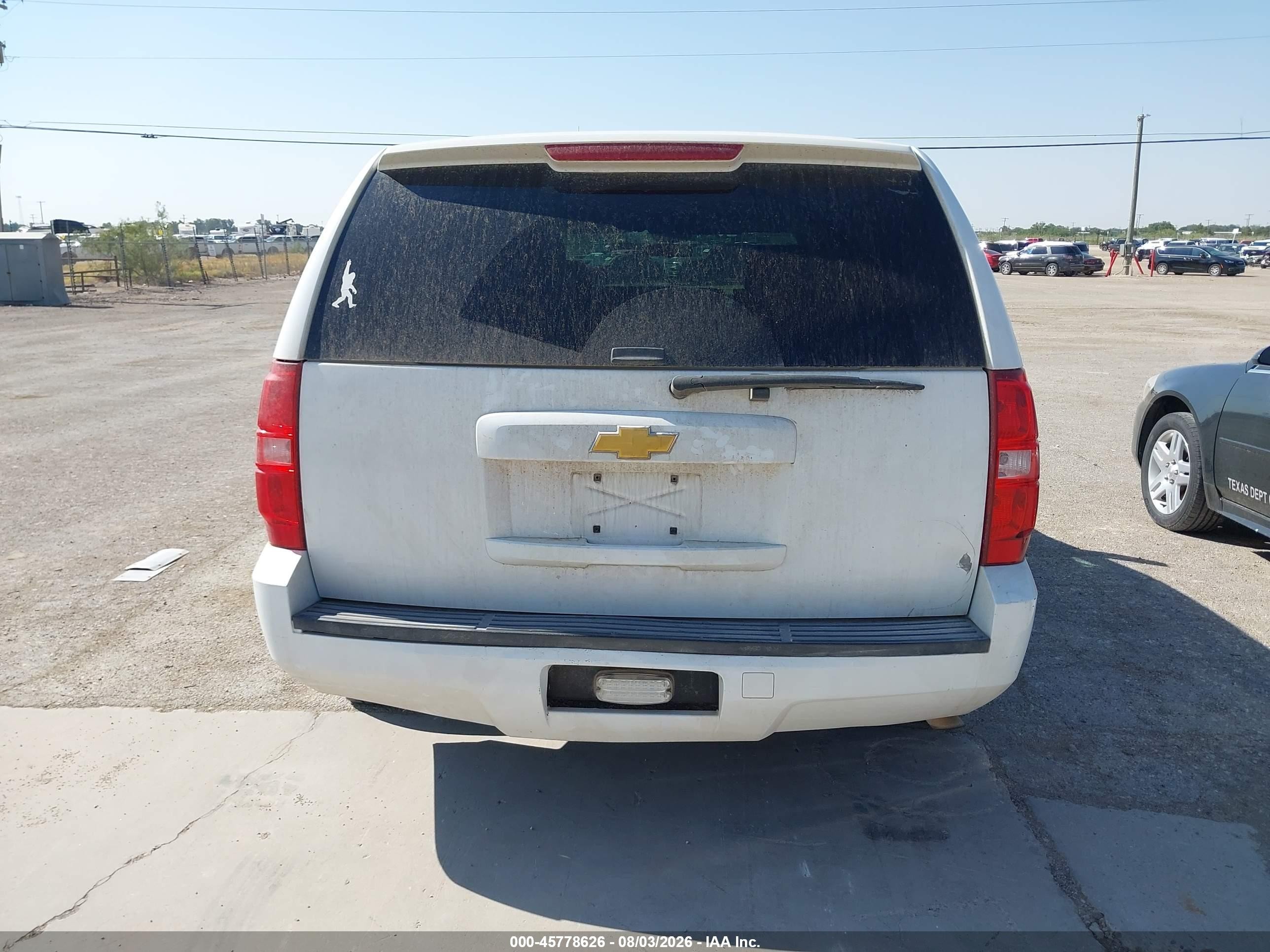 2013 Chevrolet Tahoe Commercial White vin: 1GNLC2E02DR302780