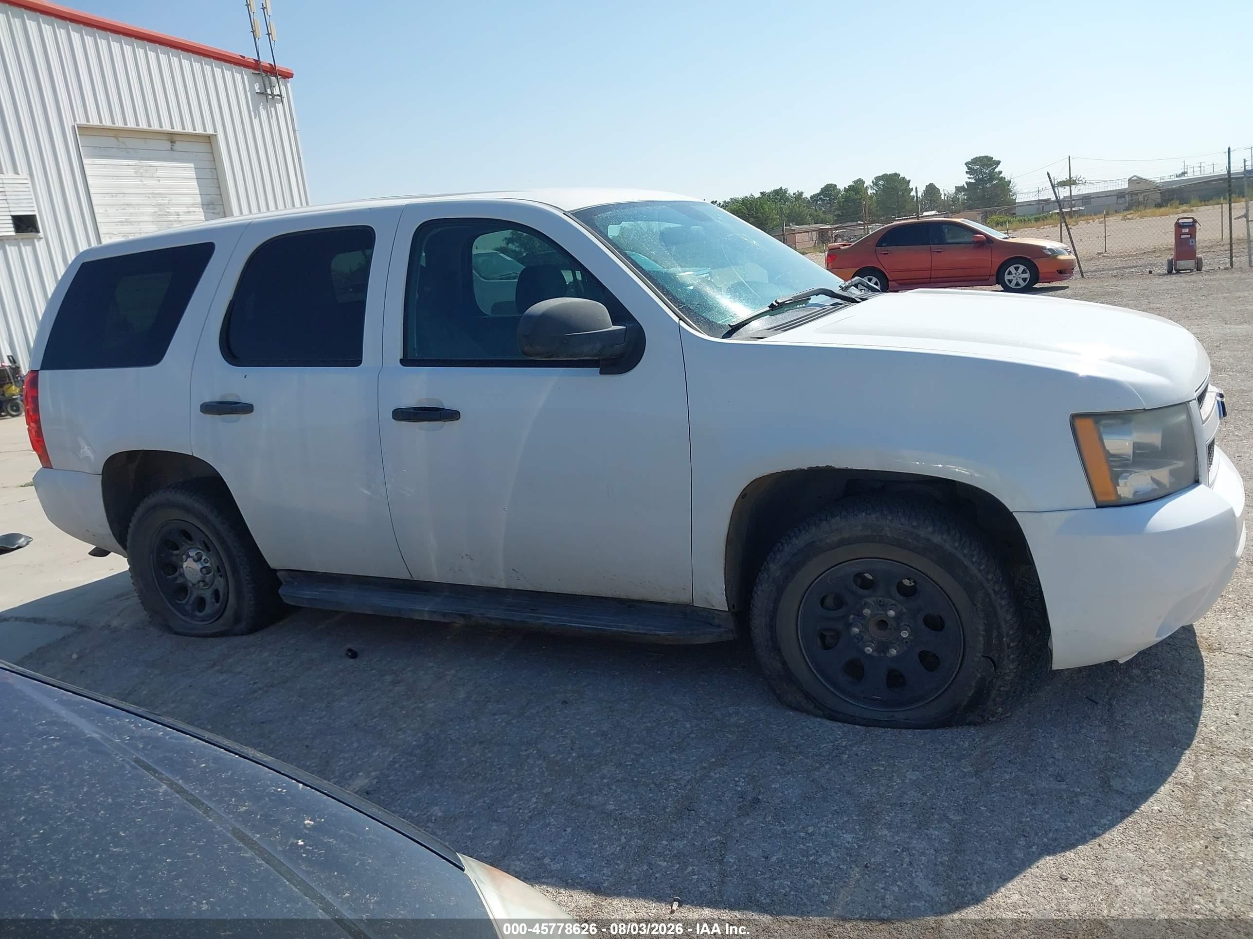 2013 Chevrolet Tahoe Commercial White vin: 1GNLC2E02DR302780