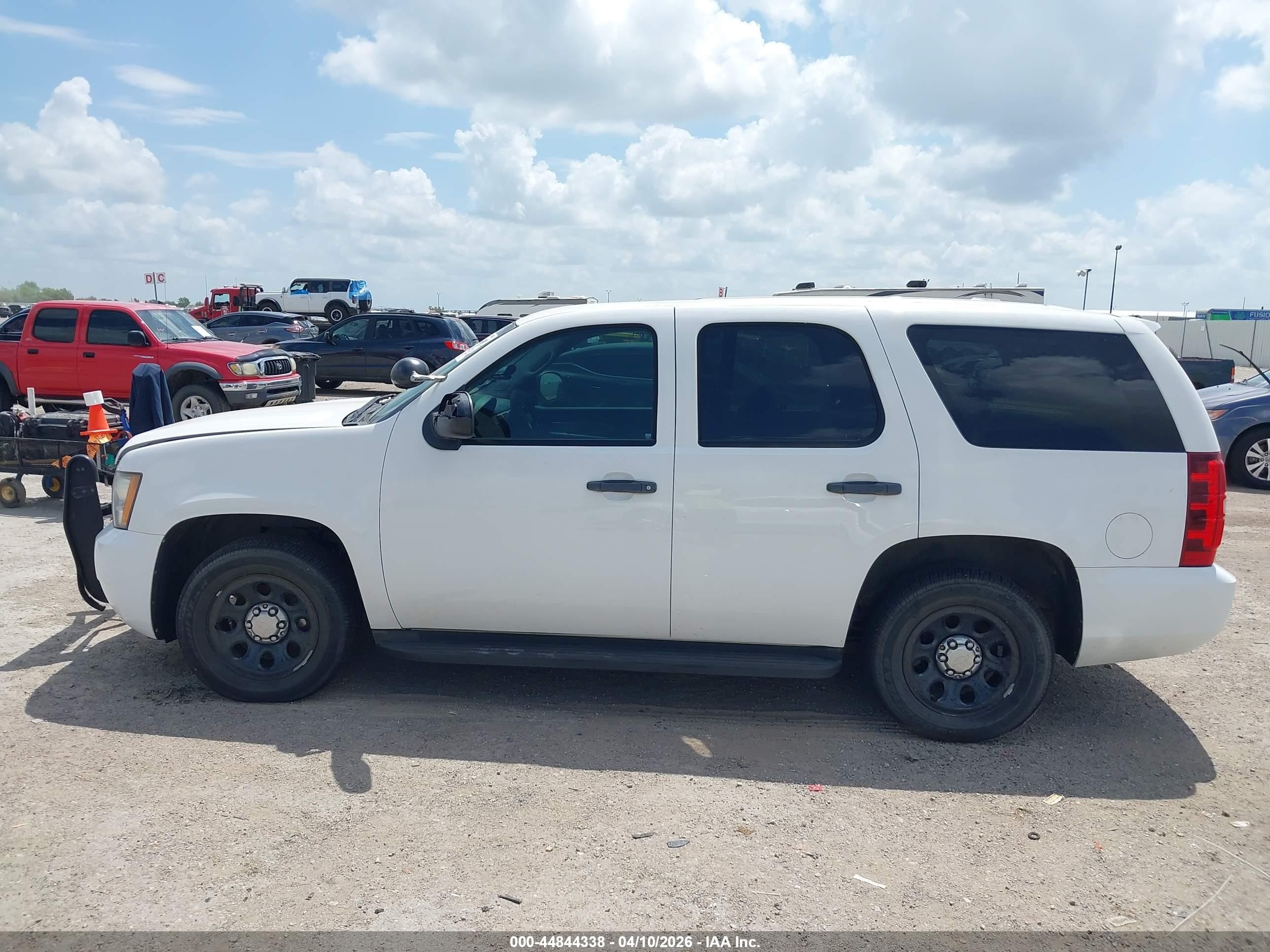 2013 Chevrolet Tahoe Commercial Fleet White vin: 1GNLC2E04DR161257