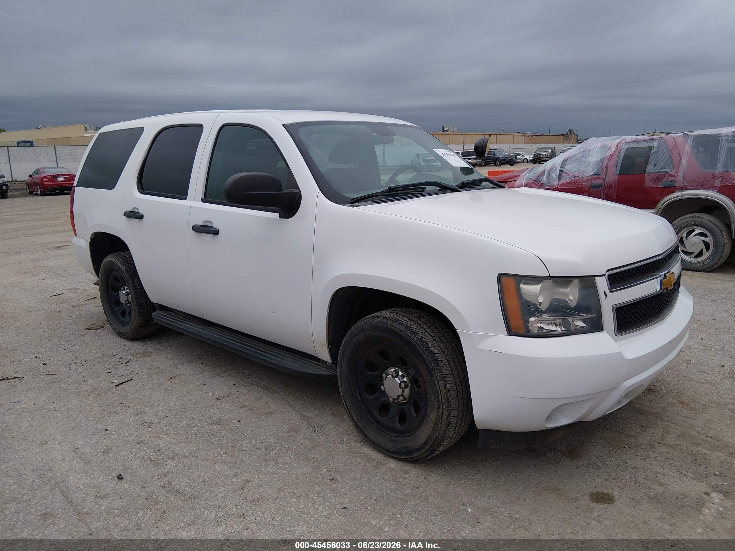 2014 Chevrolet Tahoe Commercial White vin: 1GNLC2E07ER150609