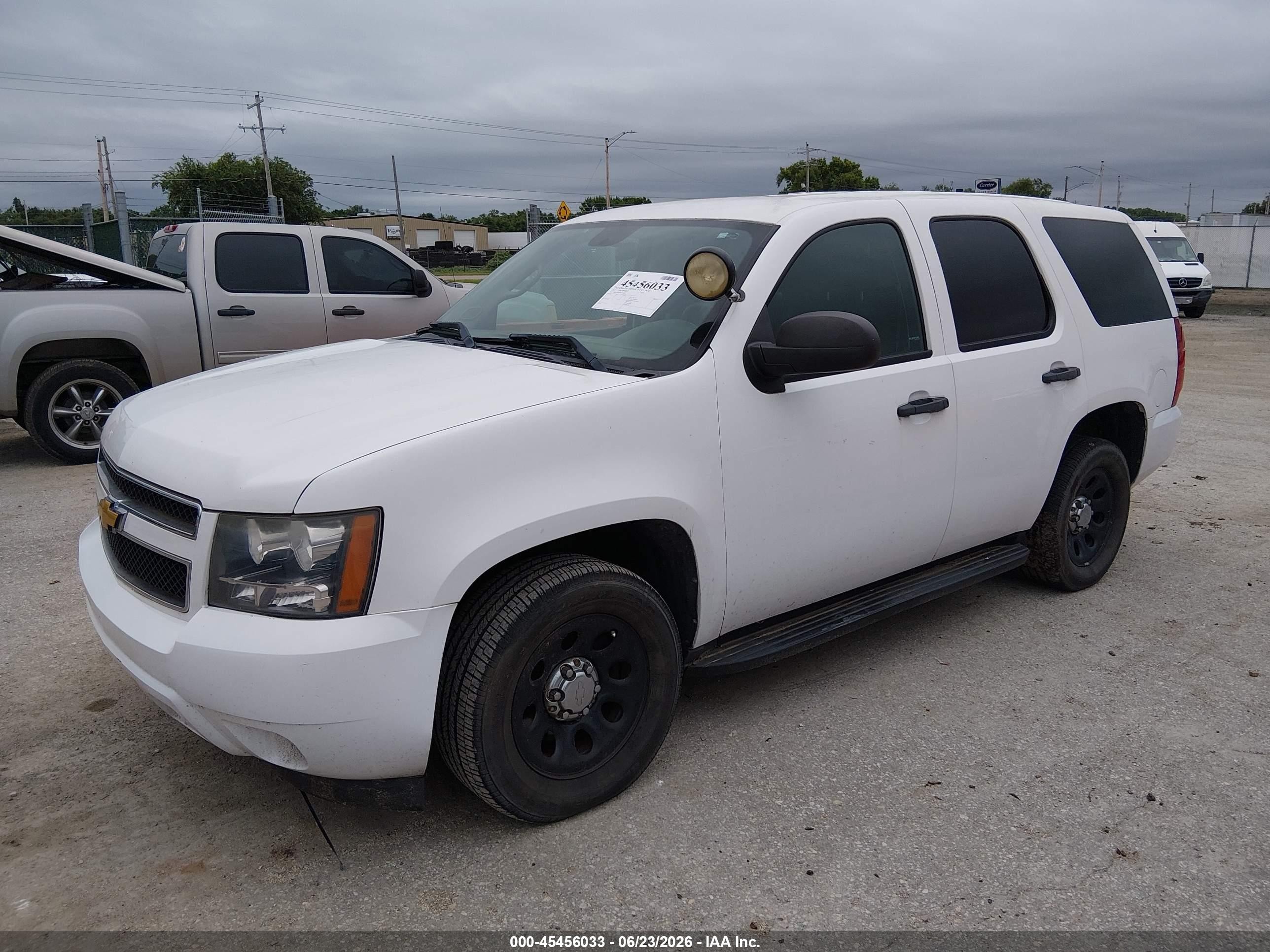 2014 Chevrolet Tahoe Commercial White vin: 1GNLC2E07ER150609