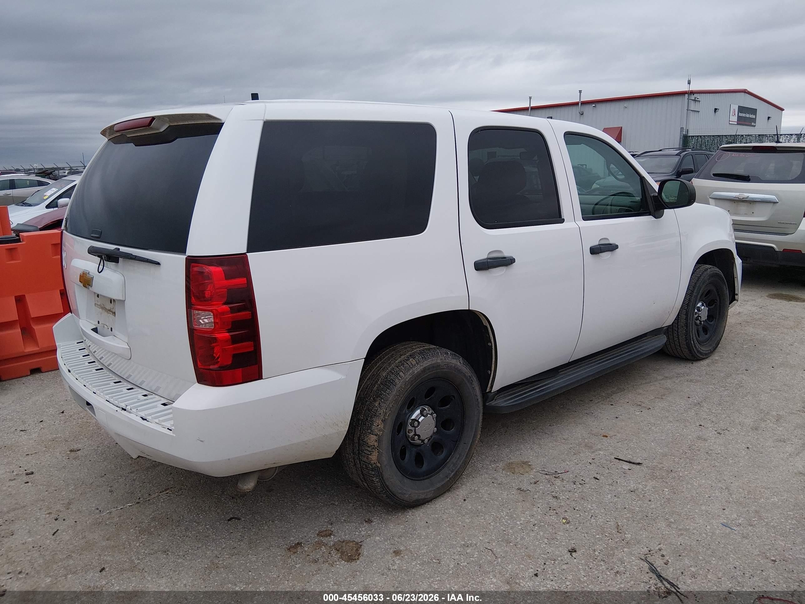 2014 Chevrolet Tahoe Commercial White vin: 1GNLC2E07ER150609