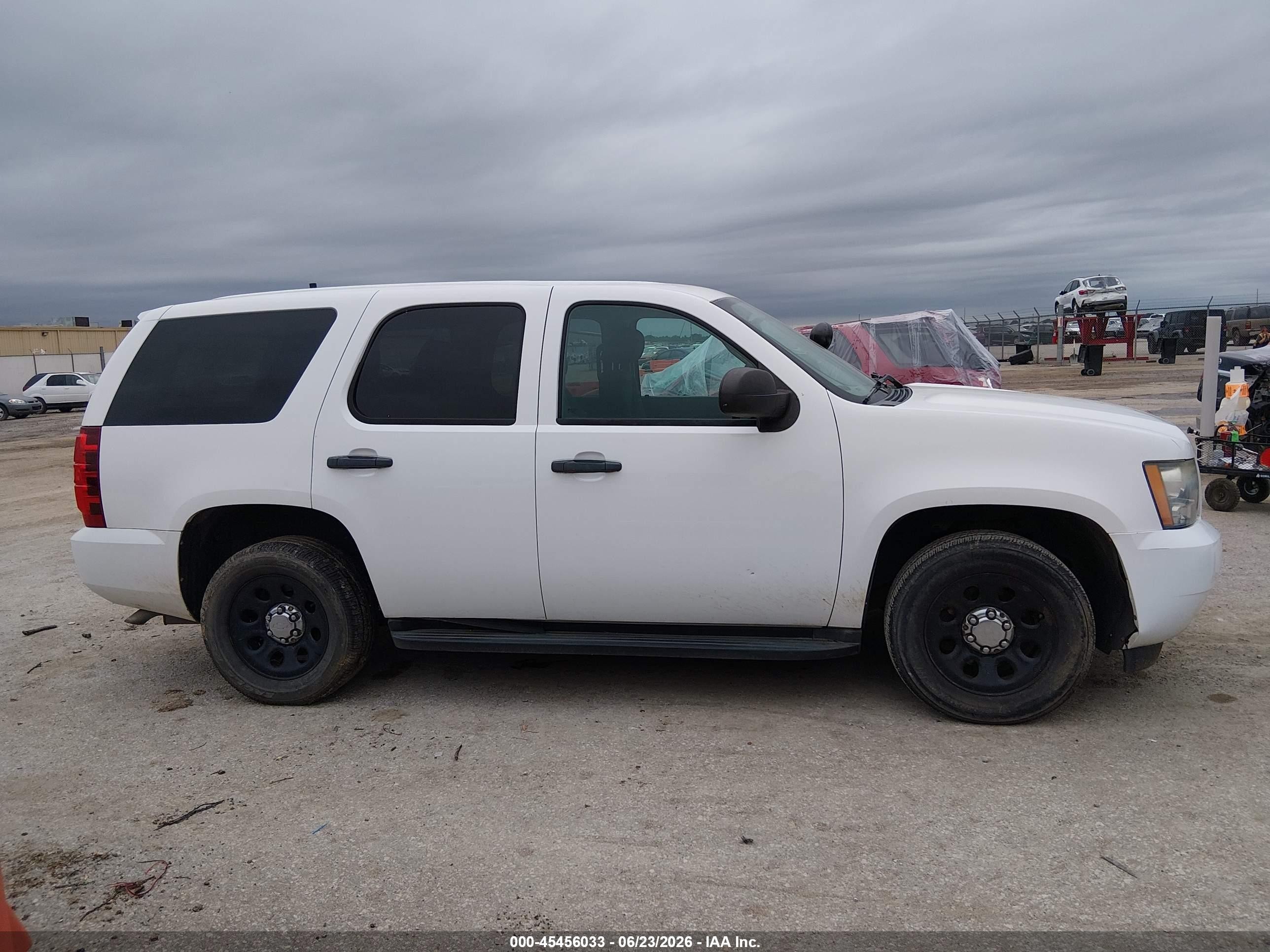 2014 Chevrolet Tahoe Commercial White vin: 1GNLC2E07ER150609