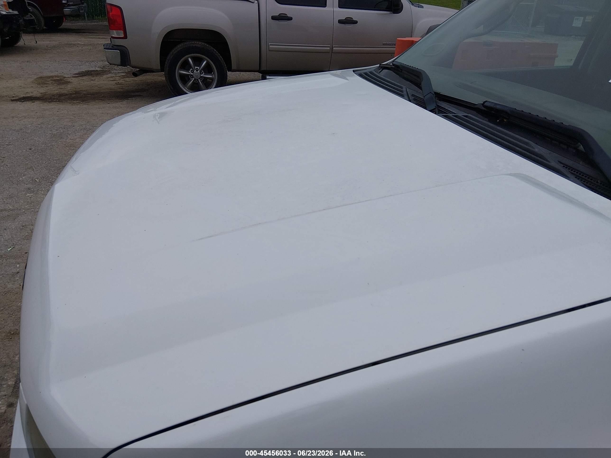 2014 Chevrolet Tahoe Commercial White vin: 1GNLC2E07ER150609