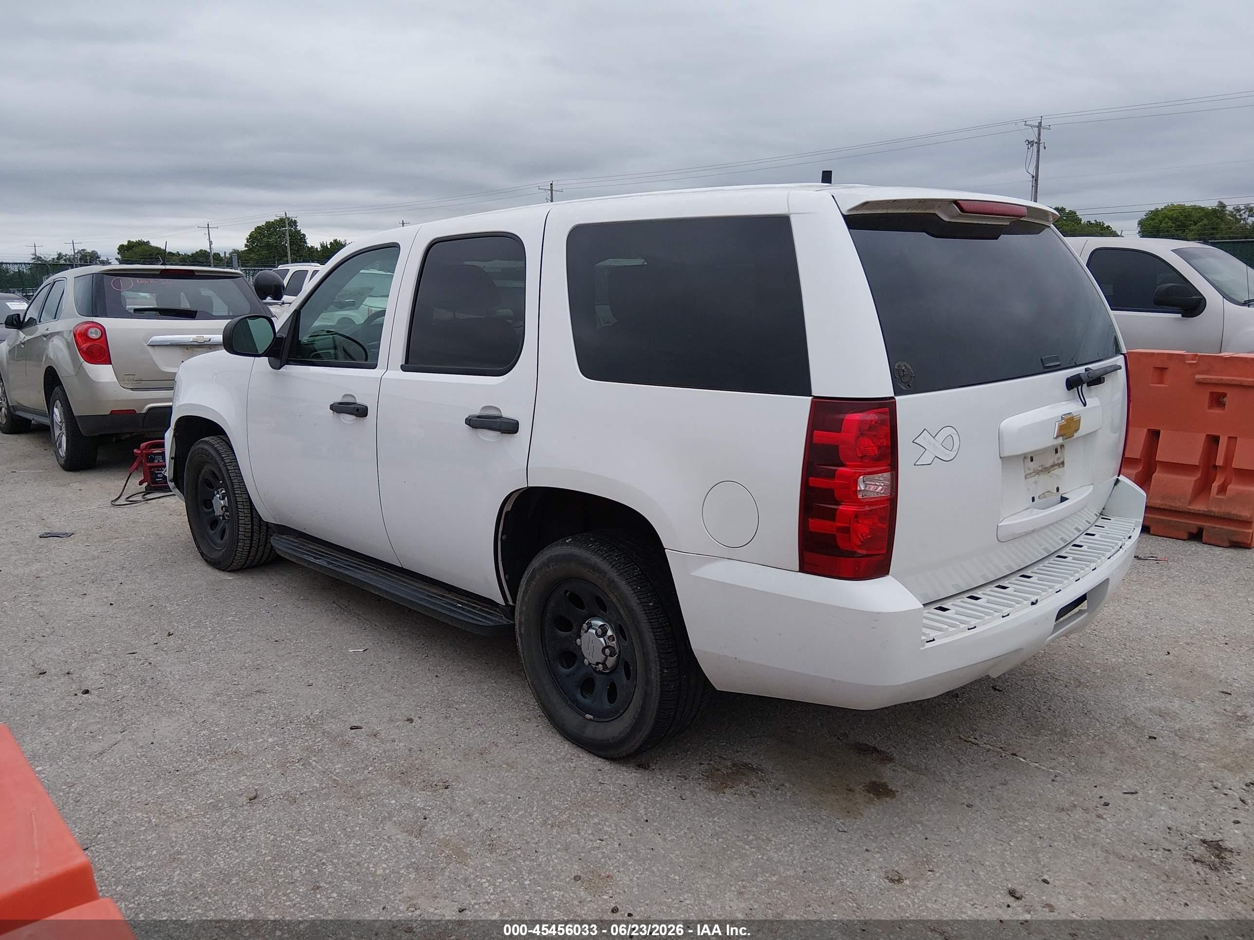 2014 Chevrolet Tahoe Commercial White vin: 1GNLC2E07ER150609
