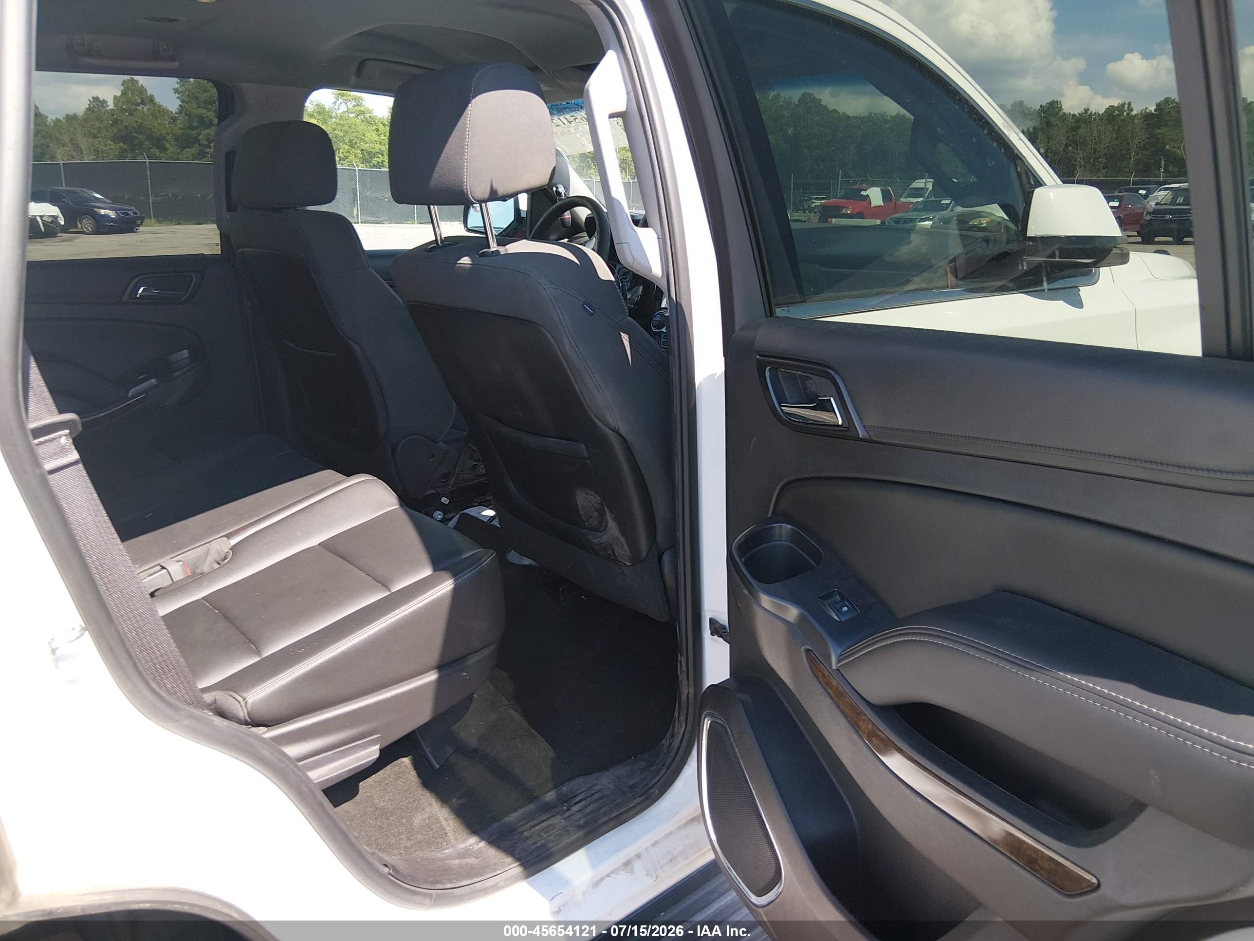 2015 Chevrolet Tahoe Commercial White vin: 1GNLC2EC9FR717222