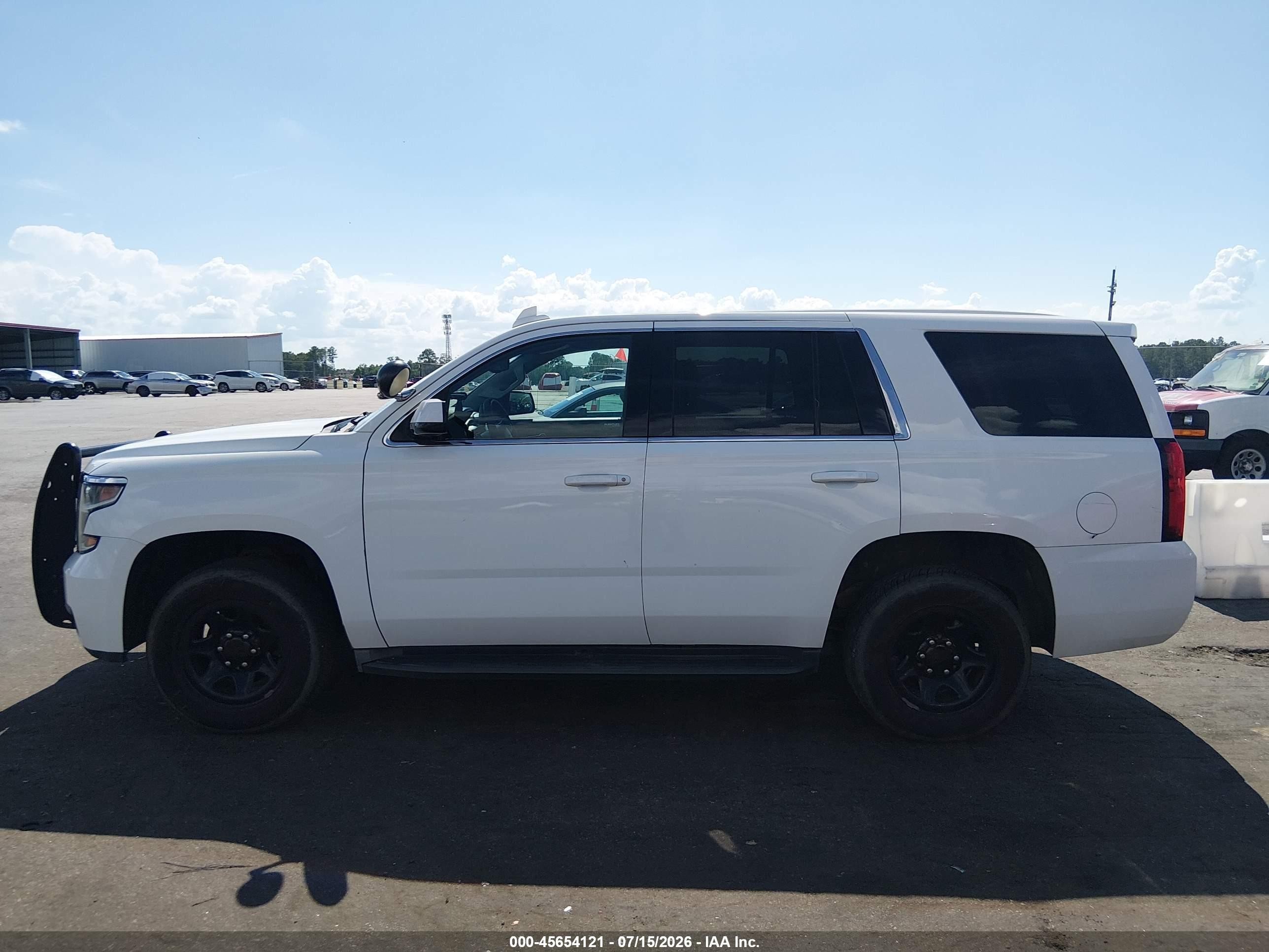 2015 Chevrolet Tahoe Commercial White vin: 1GNLC2EC9FR717222