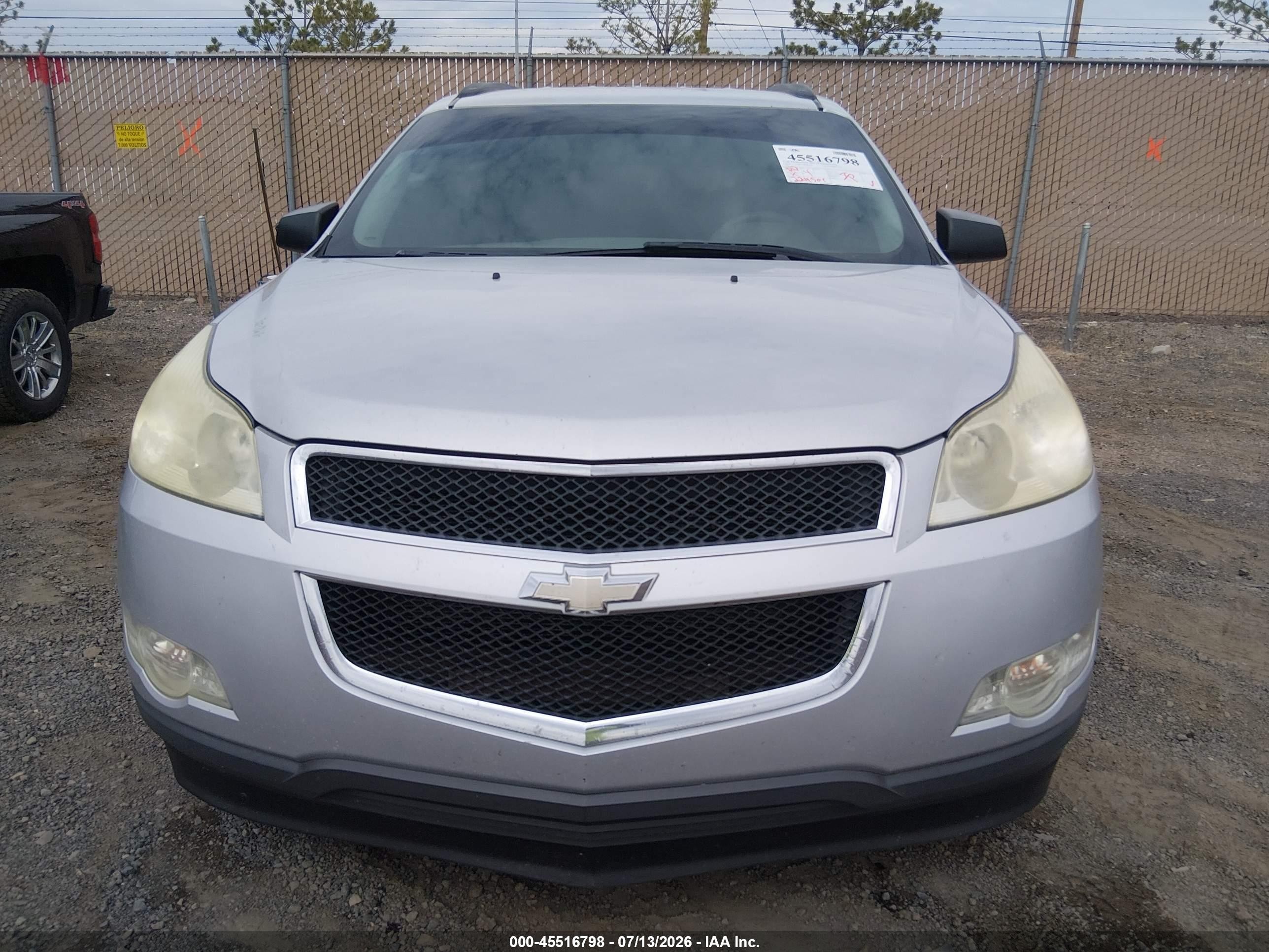 2010 Chevrolet Traverse Ls Silver vin: 1GNLREED5AS111605