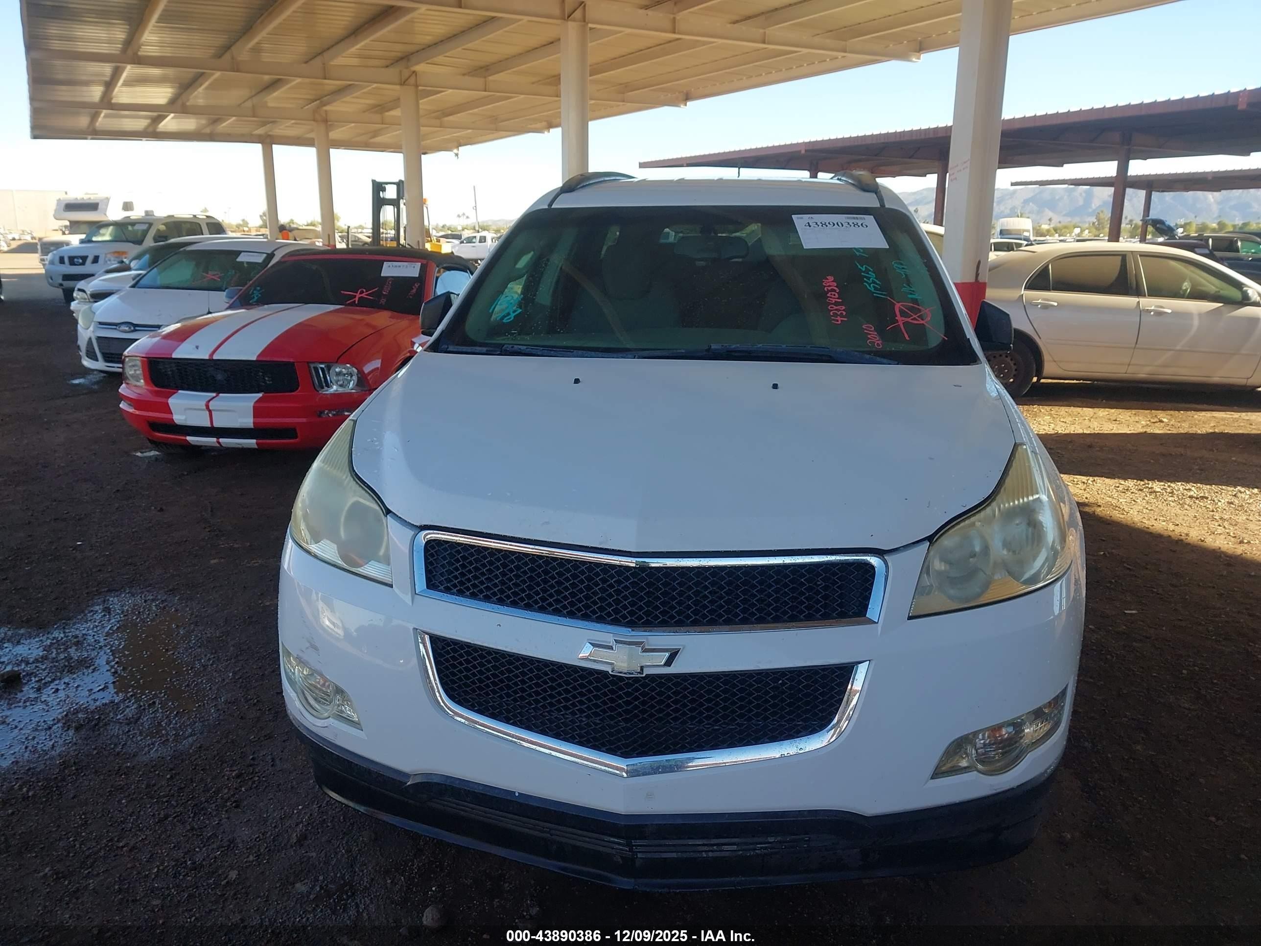 2010 Chevrolet Traverse Ls White vin: 1GNLREED6AS115565