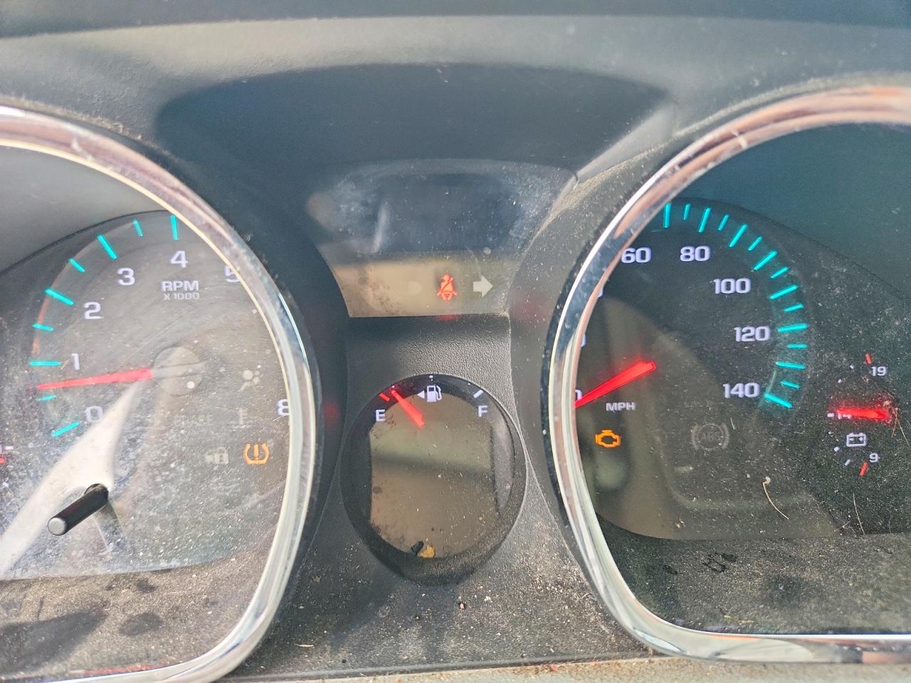 2010 Chevrolet Traverse Ls White vin: 1GNLREED8AS155534