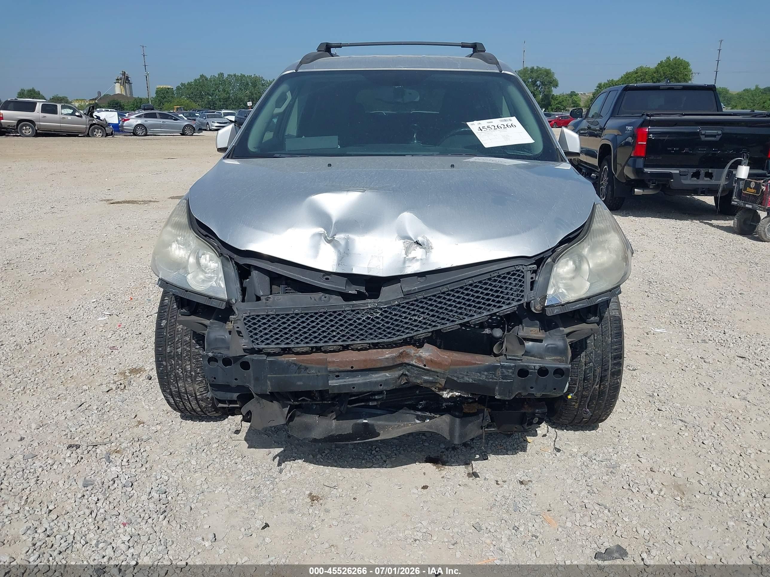 2010 Chevrolet Traverse Lt Silver vin: 1GNLRFED0AJ252237