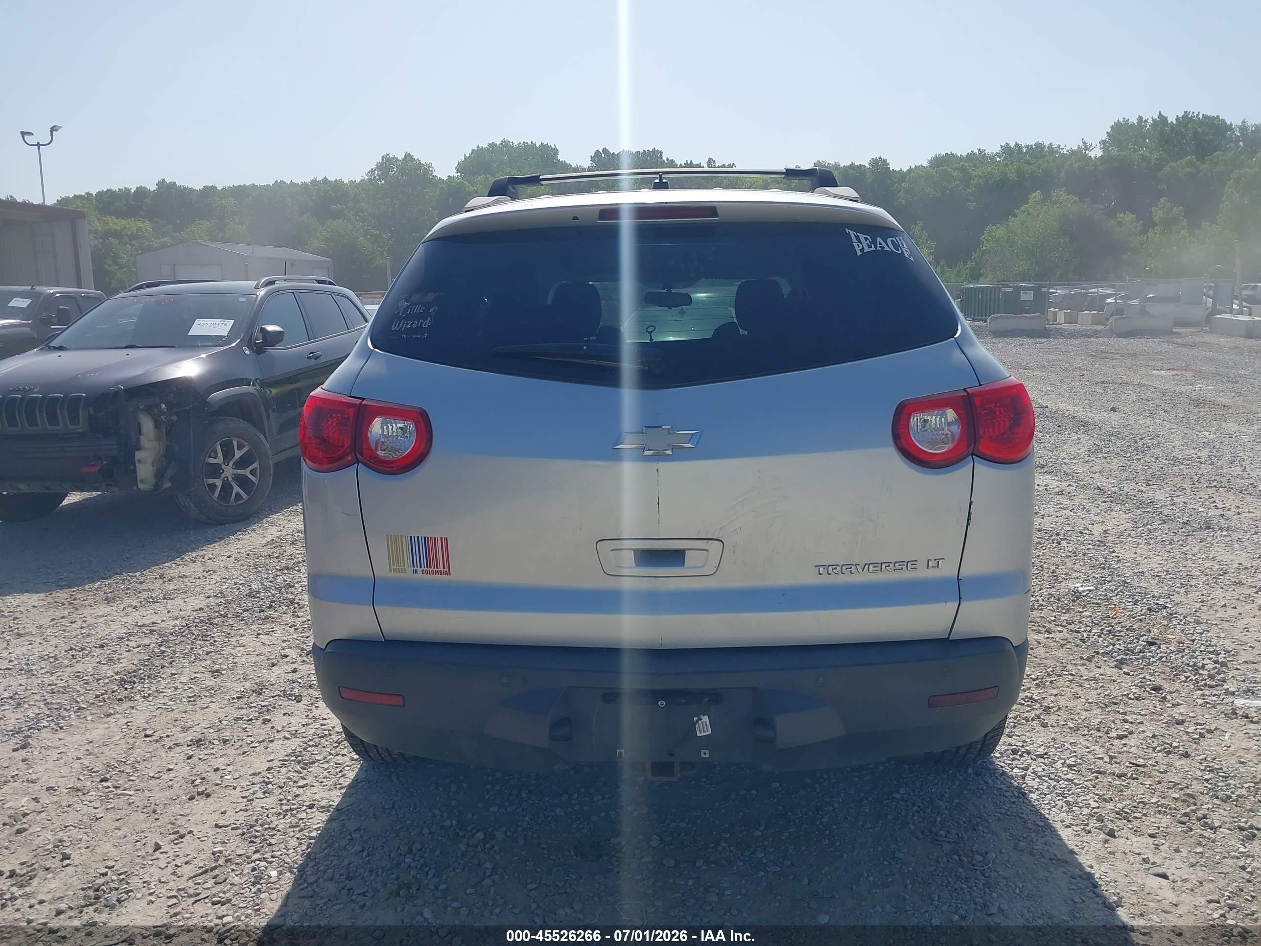 2010 Chevrolet Traverse Lt Silver vin: 1GNLRFED0AJ252237
