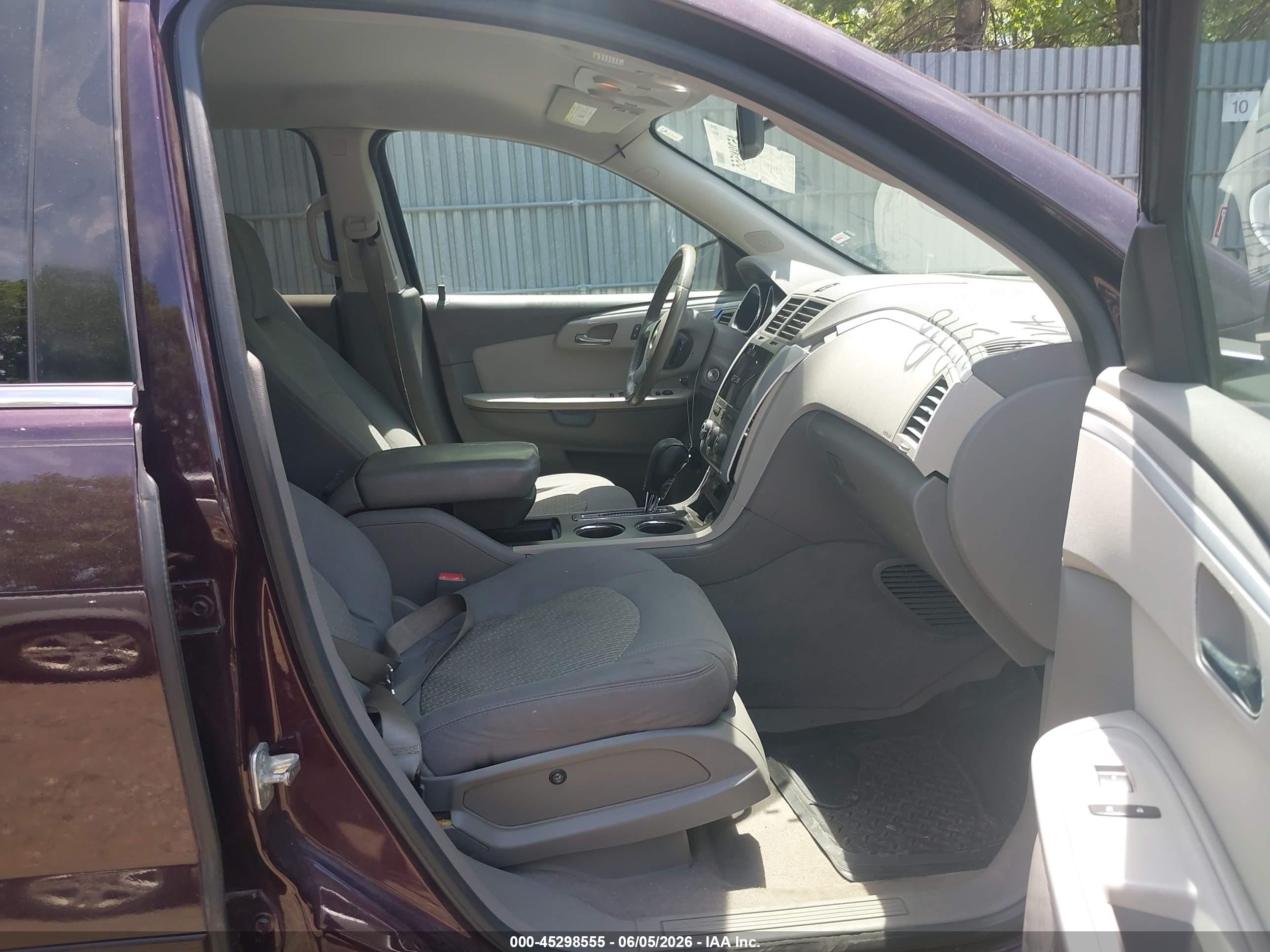 2010 Chevrolet Traverse Lt Burgundy vin: 1GNLRFED1AS108254