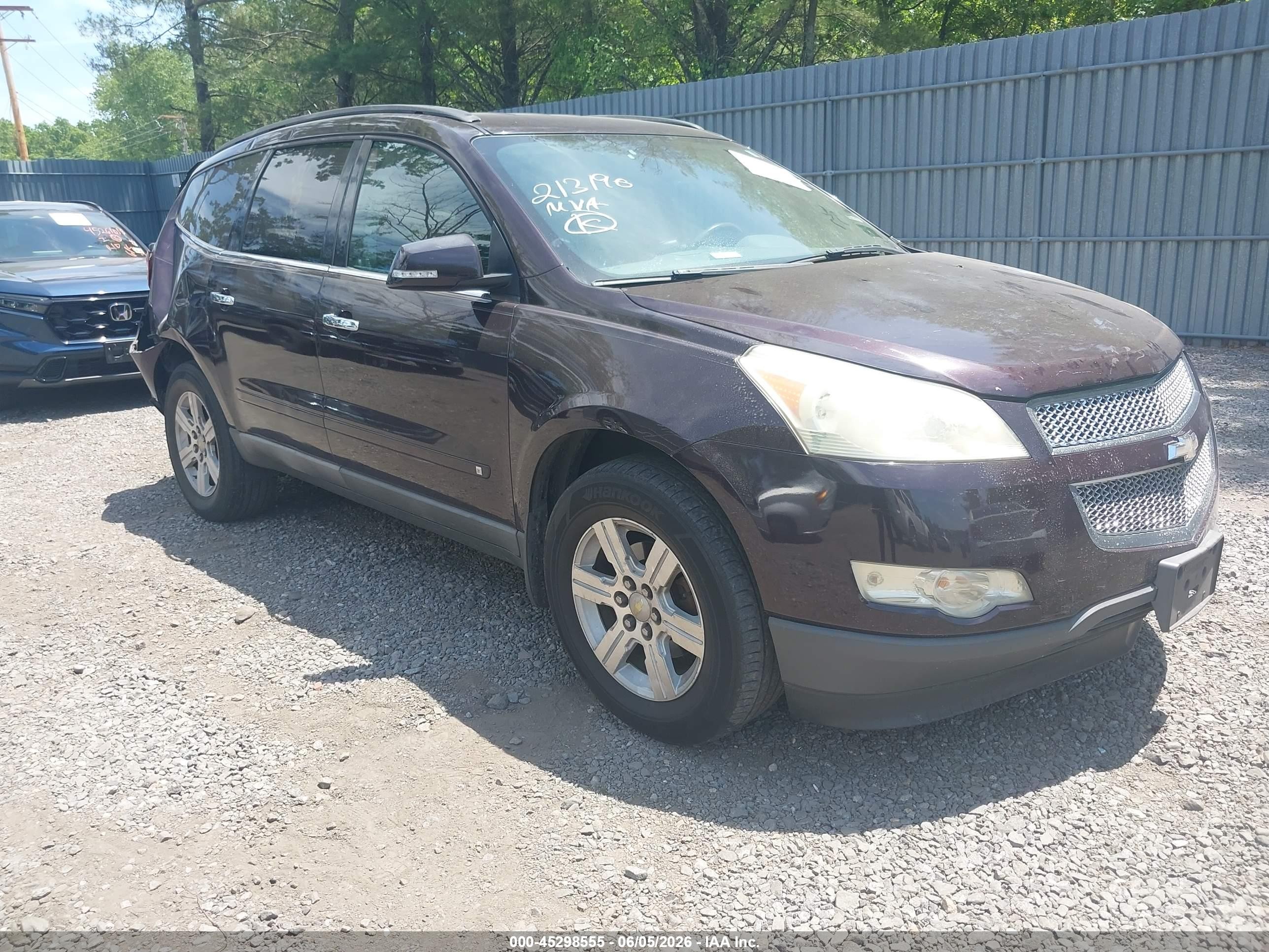 2010 Chevrolet Traverse Lt Burgundy vin: 1GNLRFED1AS108254