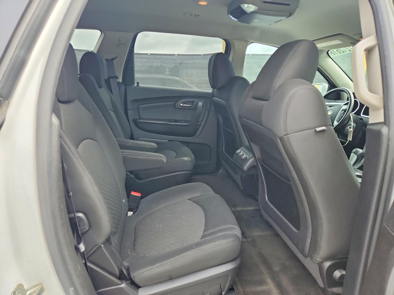 2010 Chevrolet Traverse Lt White vin: 1GNLRFED2AS110479