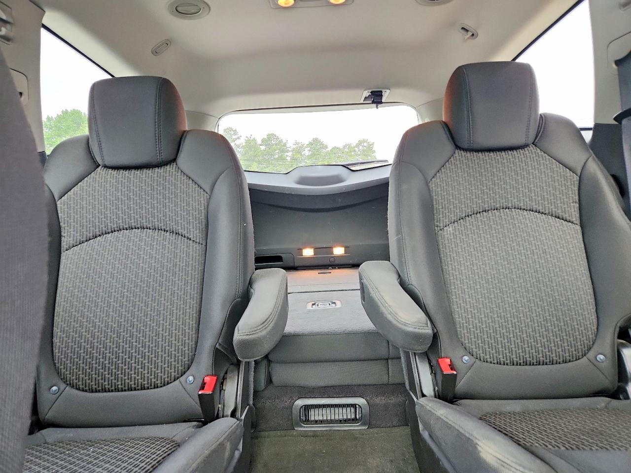 2010 Chevrolet Traverse Lt White vin: 1GNLRFED2AS110479