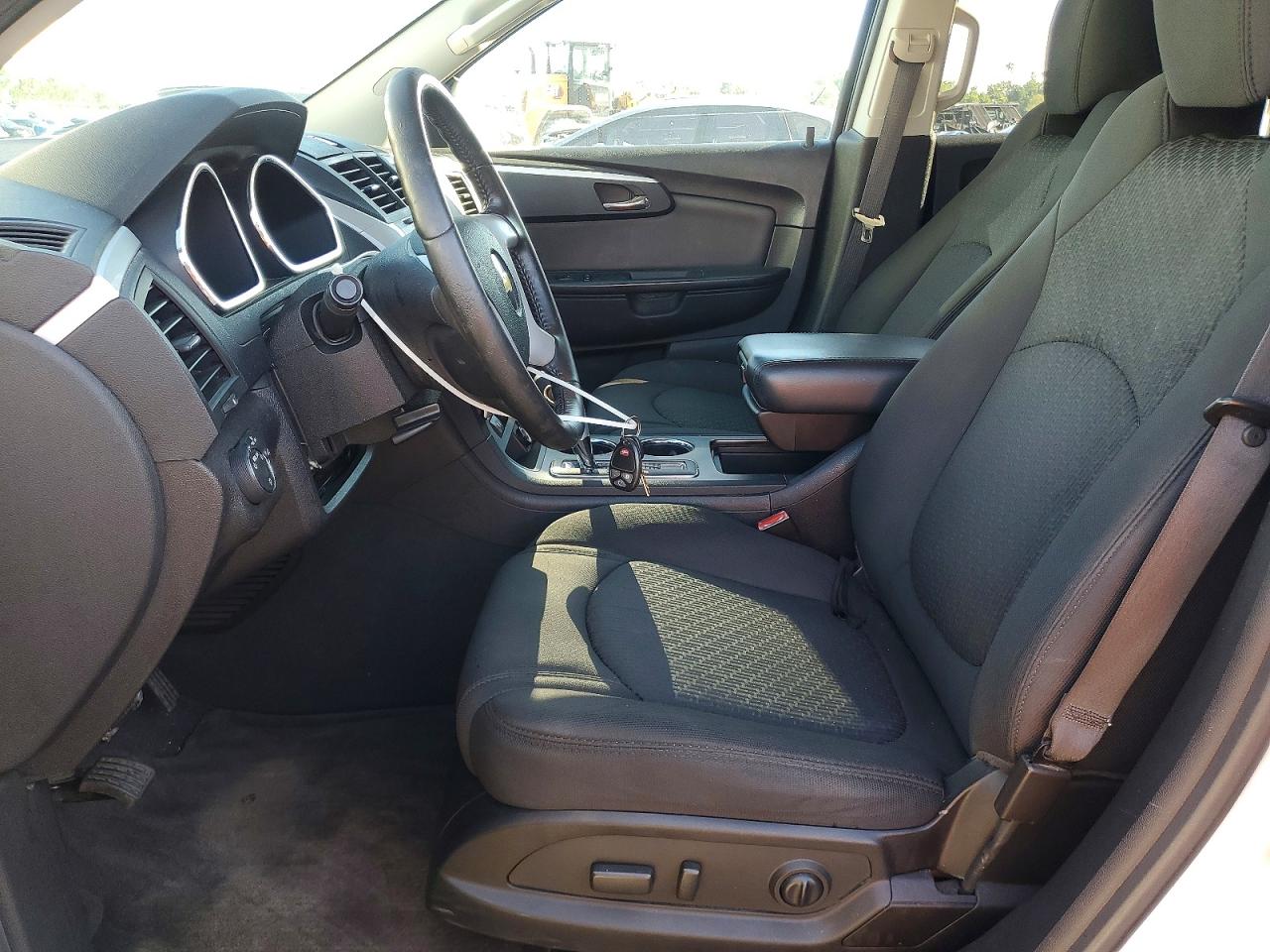 2010 Chevrolet Traverse Lt White vin: 1GNLRFED3AJ210306