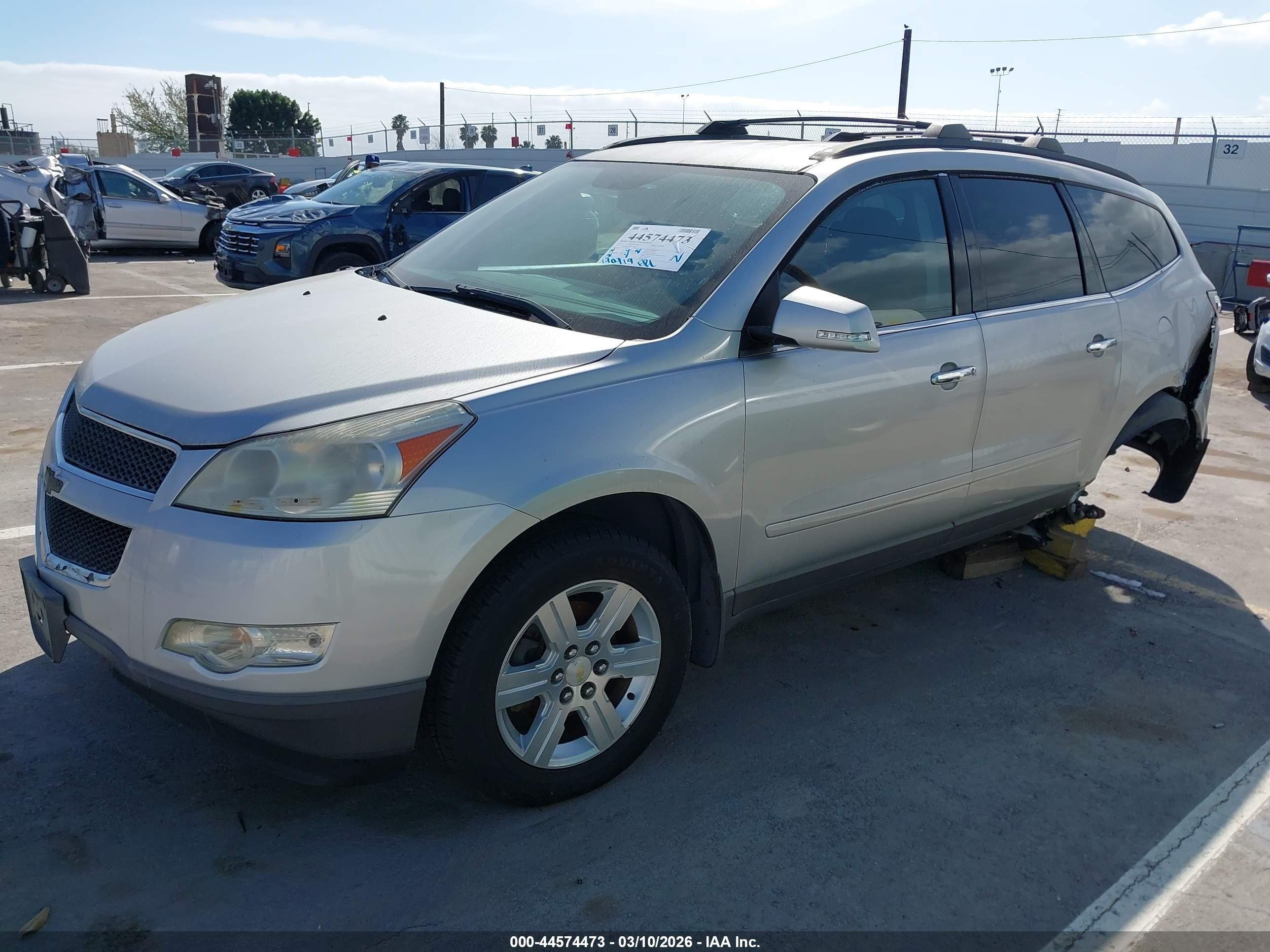 2010 Chevrolet Traverse Lt Silver vin: 1GNLRFED3AJ264415