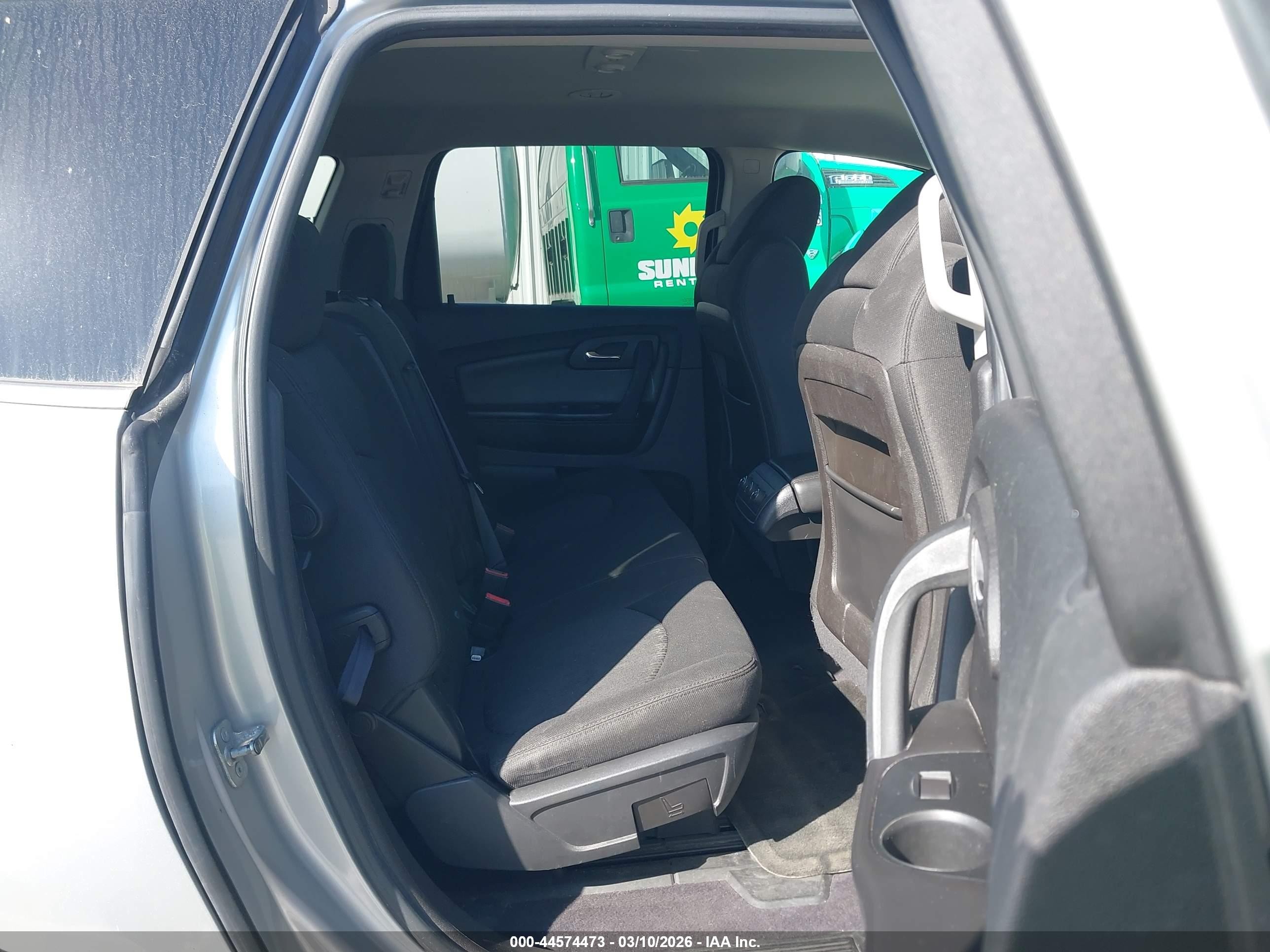 2010 Chevrolet Traverse Lt Silver vin: 1GNLRFED3AJ264415
