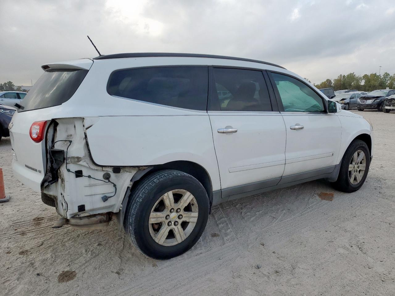 2010 Chevrolet Traverse Lt White vin: 1GNLRFED3AS106733