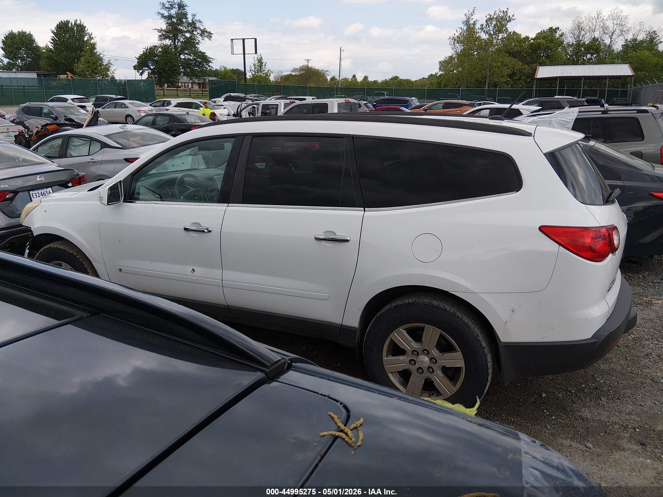 2010 Chevrolet Traverse Lt White vin: 1GNLRFED3AS109678