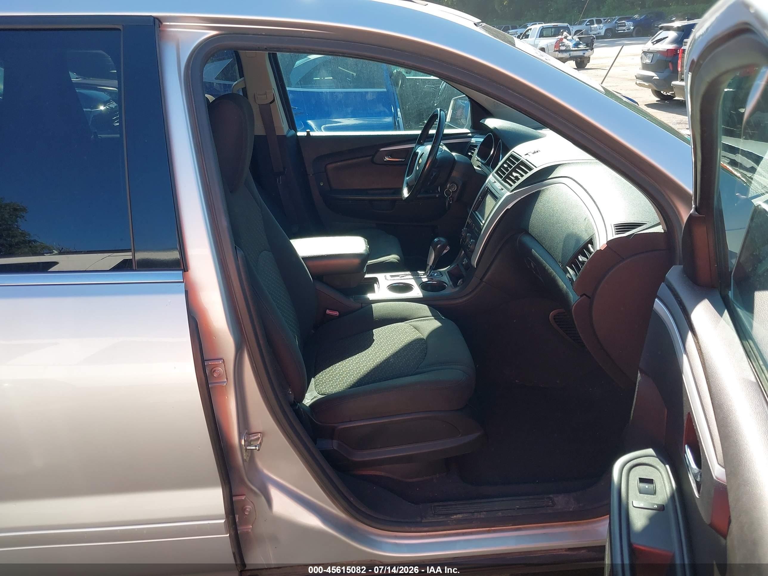 2010 Chevrolet Traverse Lt Silver vin: 1GNLRFED3AS110197