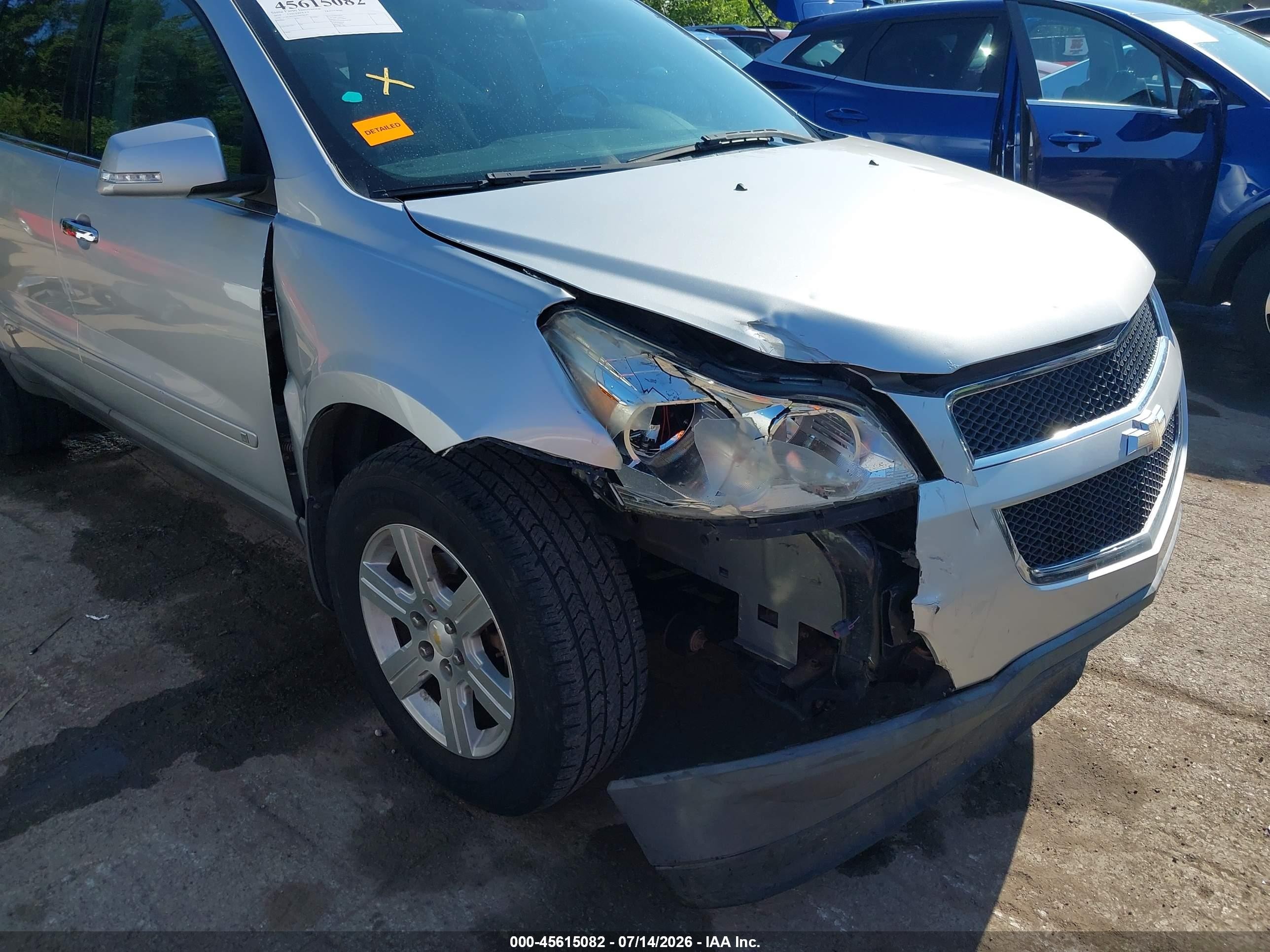 2010 Chevrolet Traverse Lt Silver vin: 1GNLRFED3AS110197