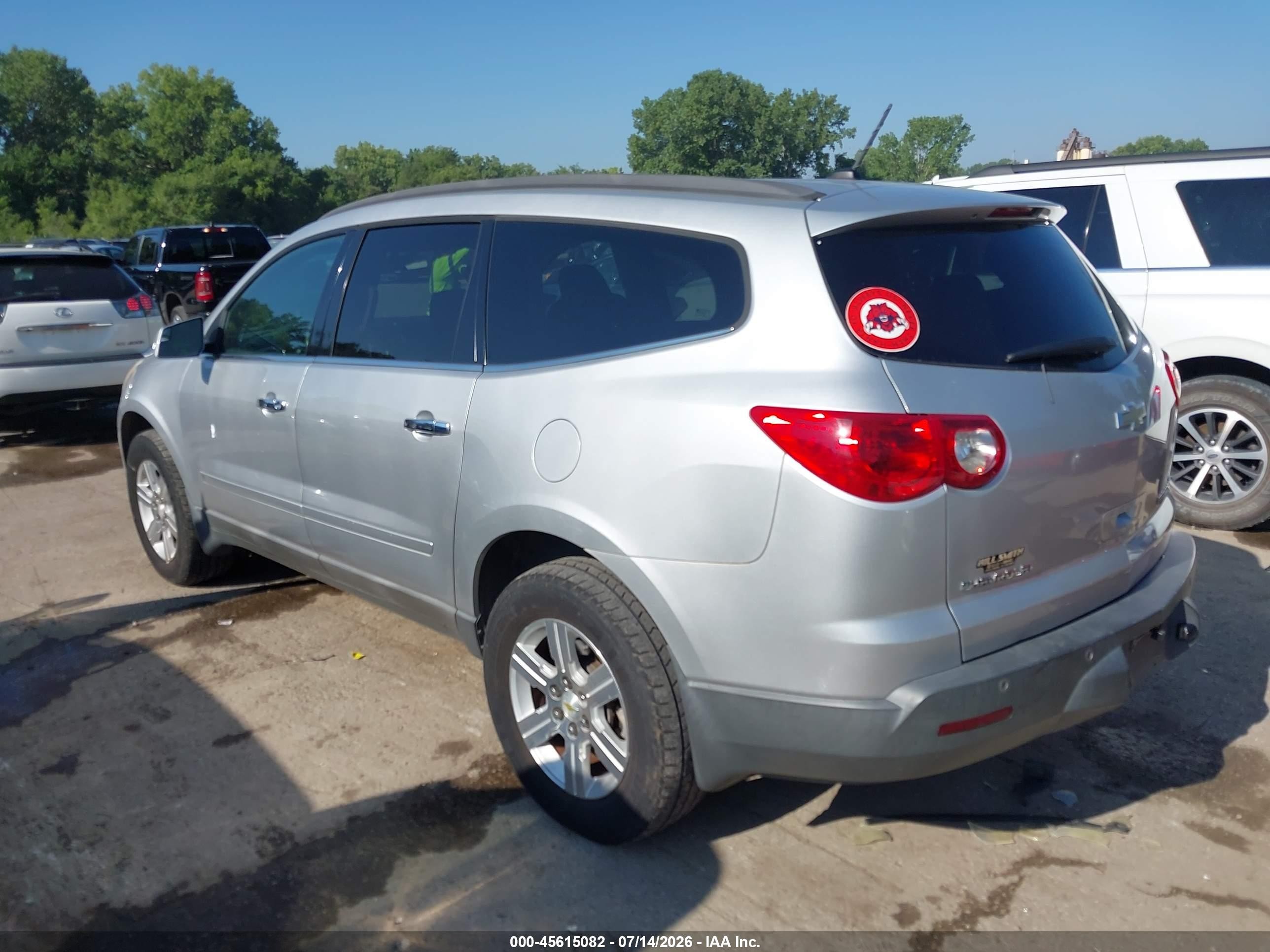 2010 Chevrolet Traverse Lt Silver vin: 1GNLRFED3AS110197