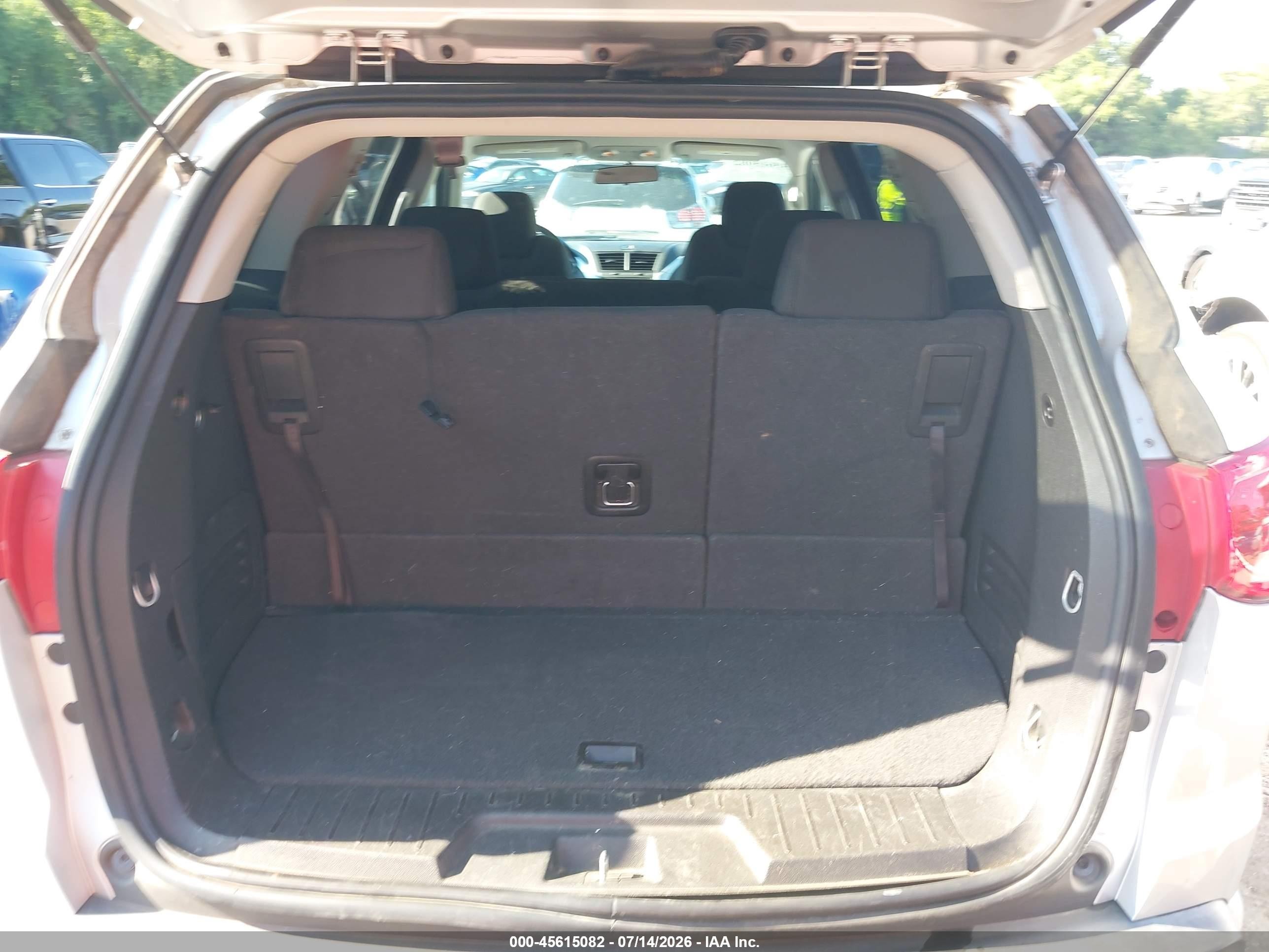 2010 Chevrolet Traverse Lt Silver vin: 1GNLRFED3AS110197