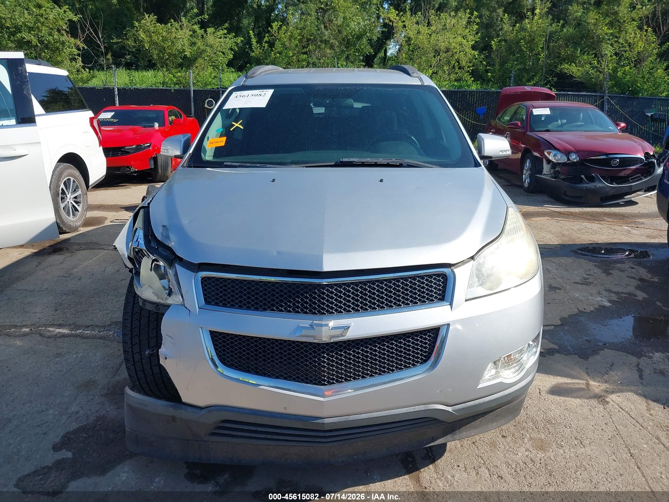 2010 Chevrolet Traverse Lt Silver vin: 1GNLRFED3AS110197