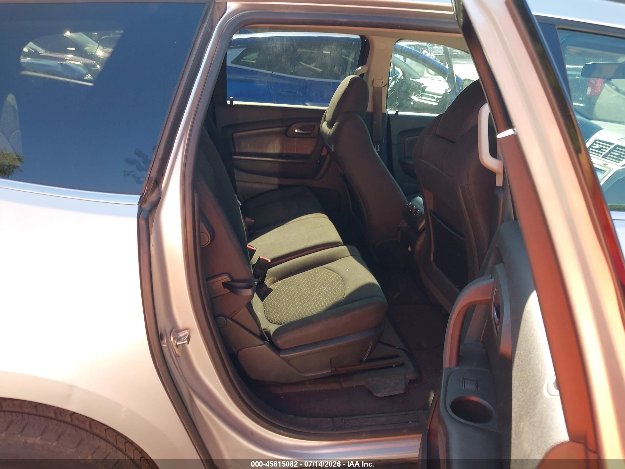 2010 Chevrolet Traverse Lt Silver vin: 1GNLRFED3AS110197