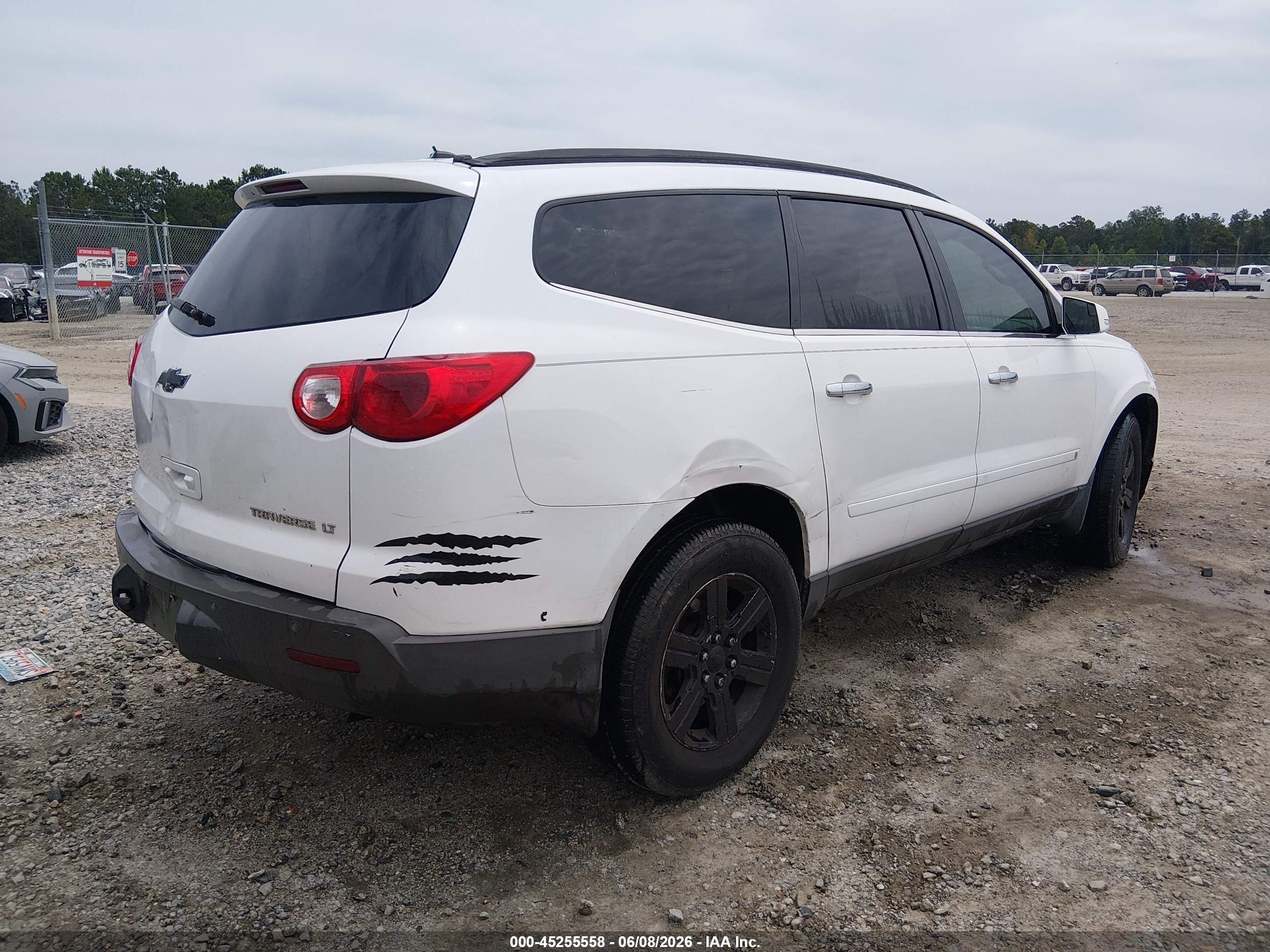 2010 Chevrolet Traverse Lt White vin: 1GNLRFED4AS124593