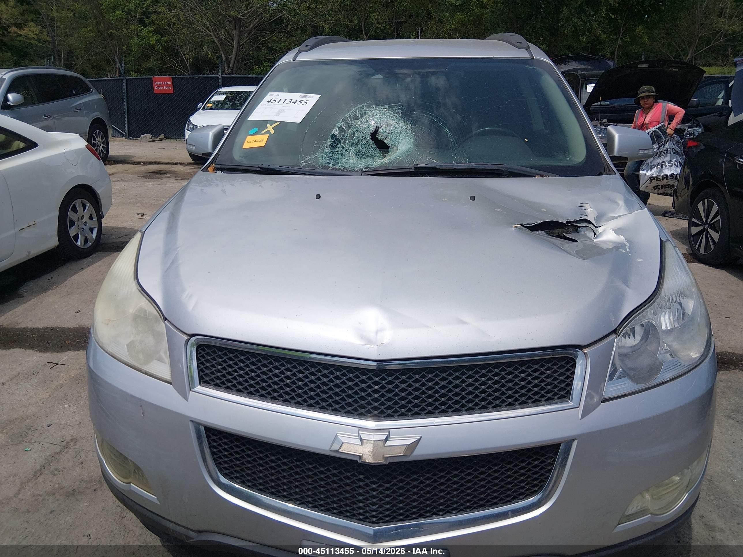 2010 Chevrolet Traverse Lt Silver vin: 1GNLRFED7AJ263137