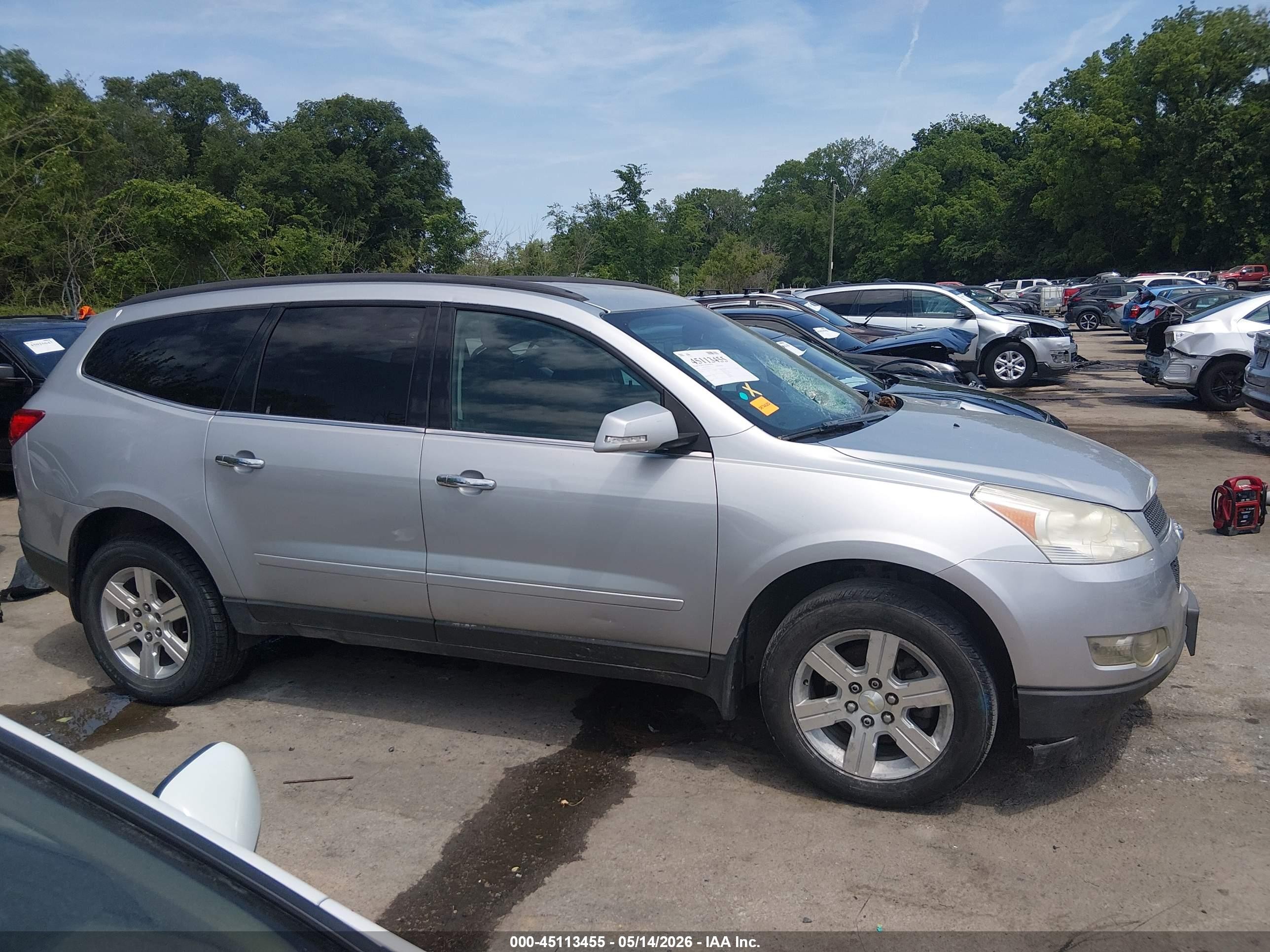 2010 Chevrolet Traverse Lt Silver vin: 1GNLRFED7AJ263137