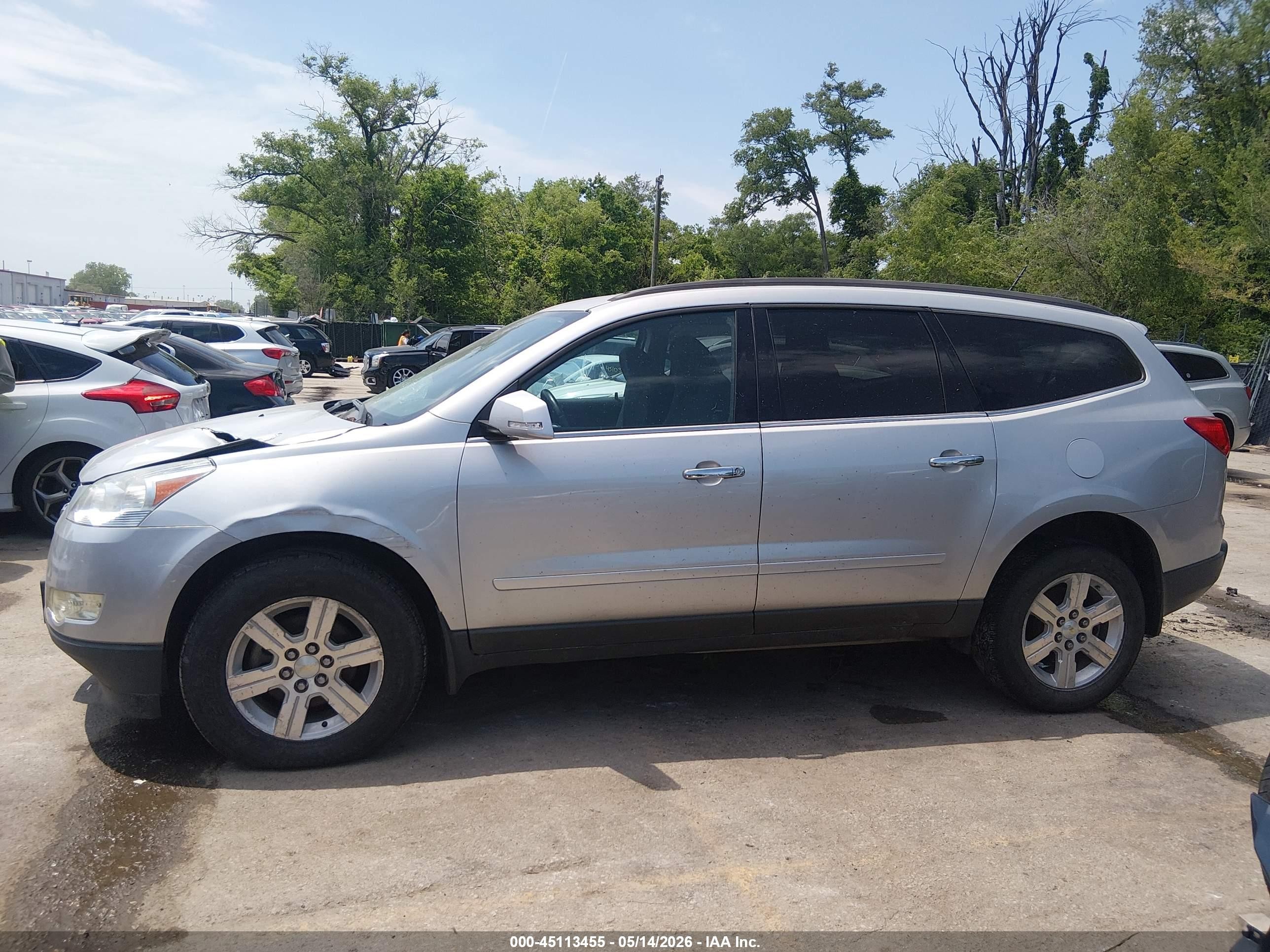 2010 Chevrolet Traverse Lt Silver vin: 1GNLRFED7AJ263137