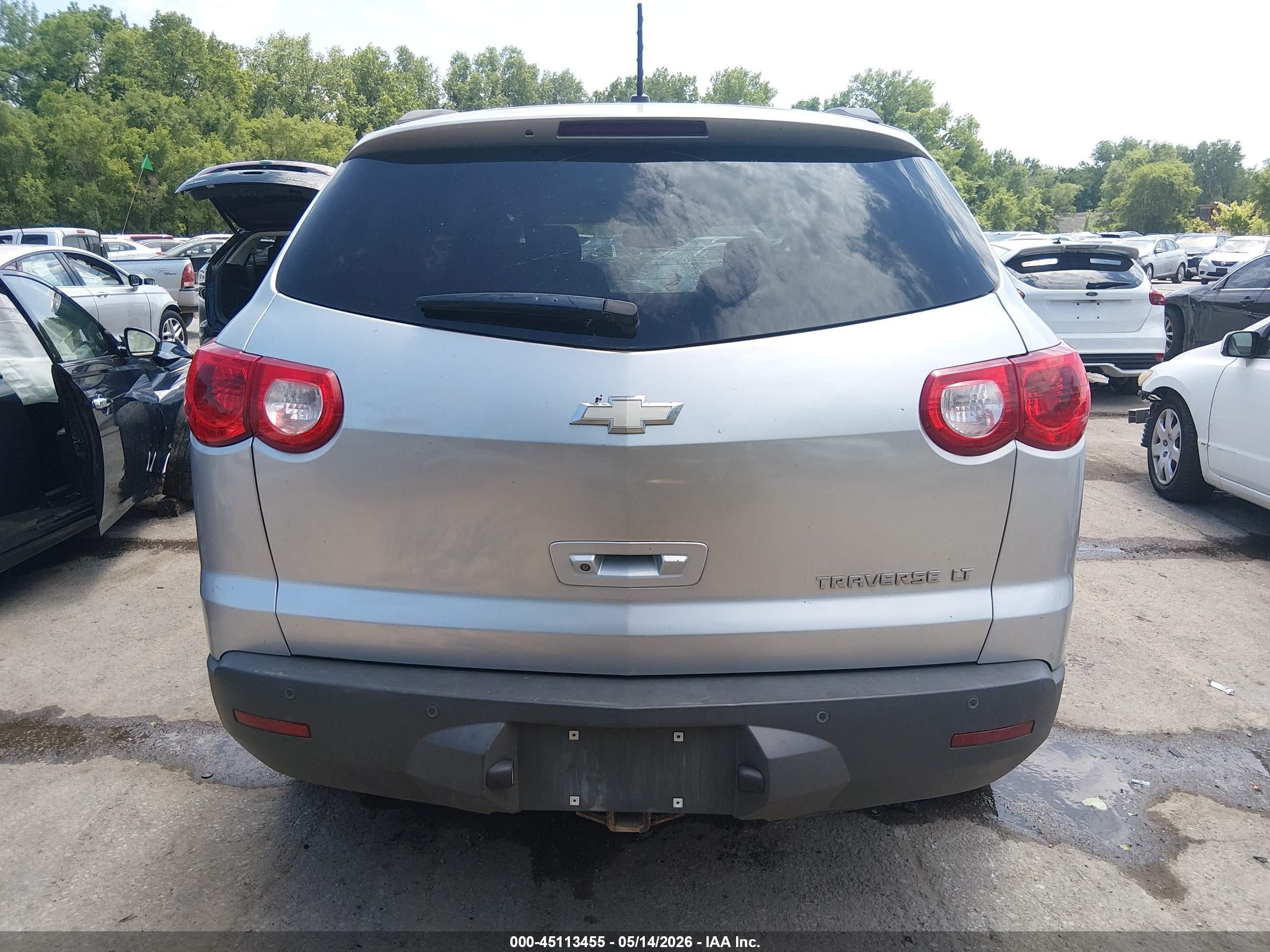 2010 Chevrolet Traverse Lt Silver vin: 1GNLRFED7AJ263137