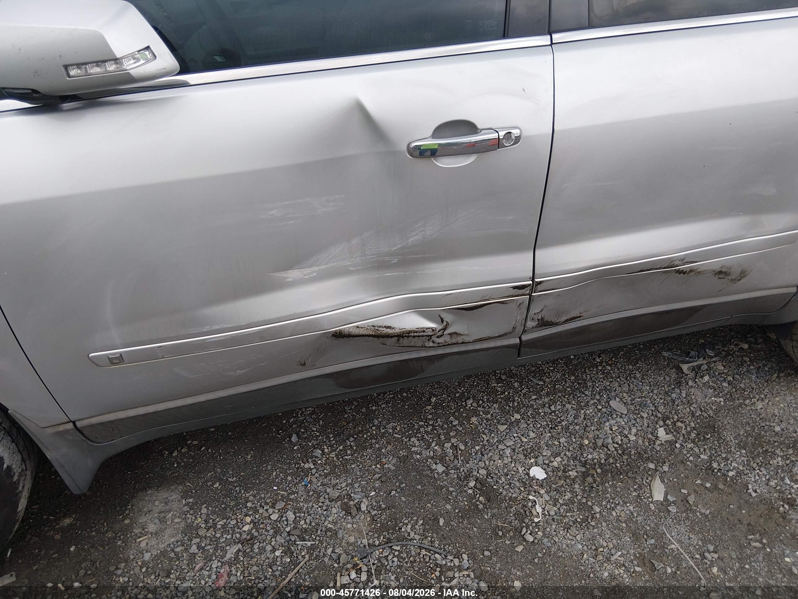 2010 Chevrolet Traverse Lt Silver vin: 1GNLRFED7AS152307